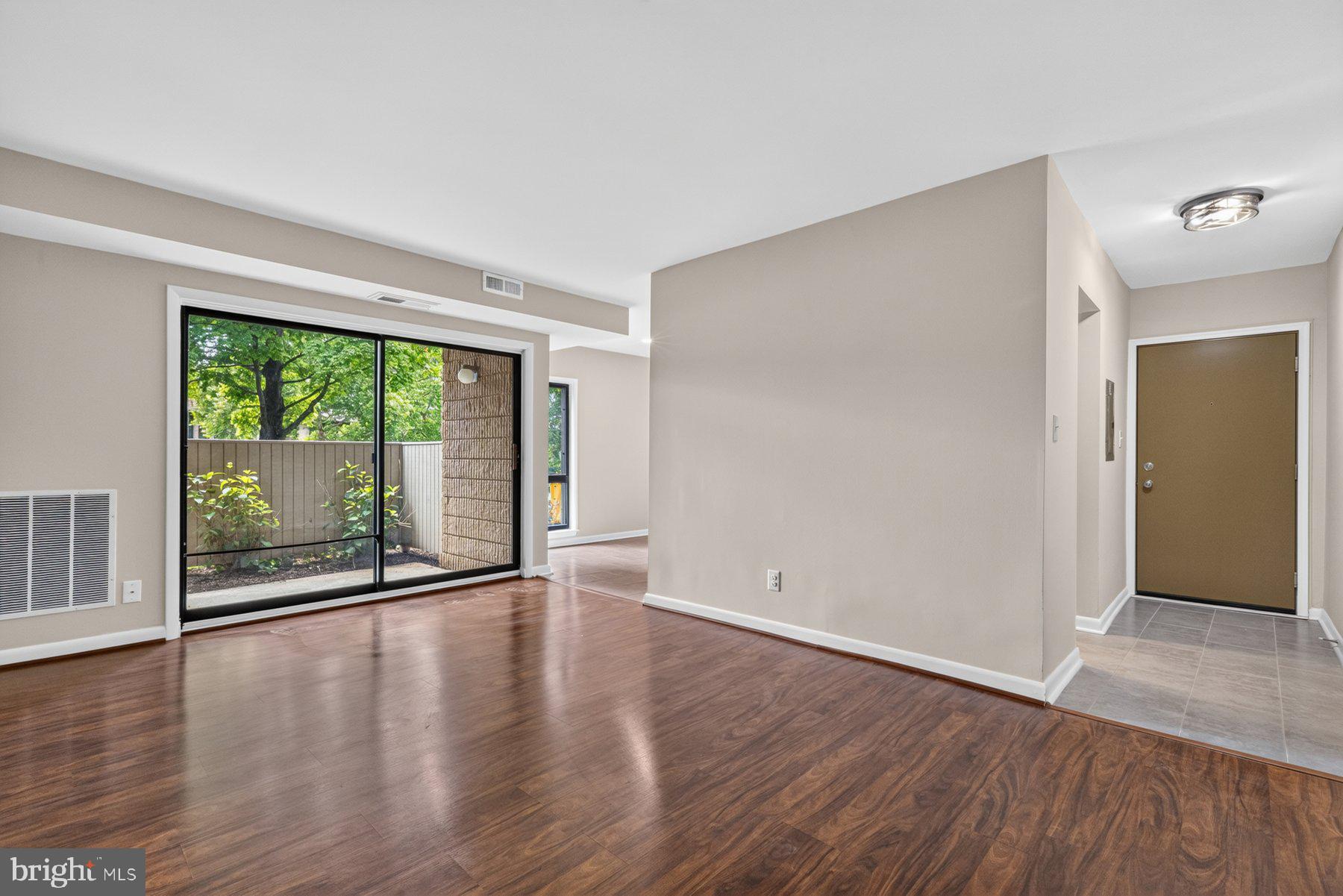 VILLAGE OF LONG REACH - Residential