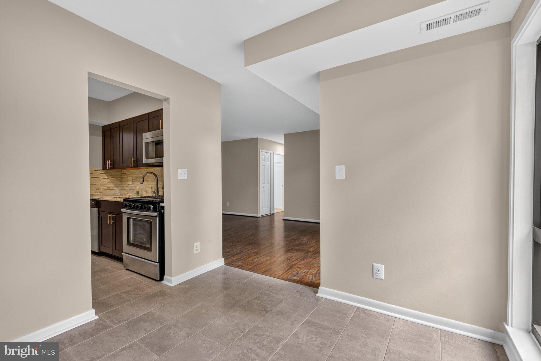 VILLAGE OF LONG REACH - Residential