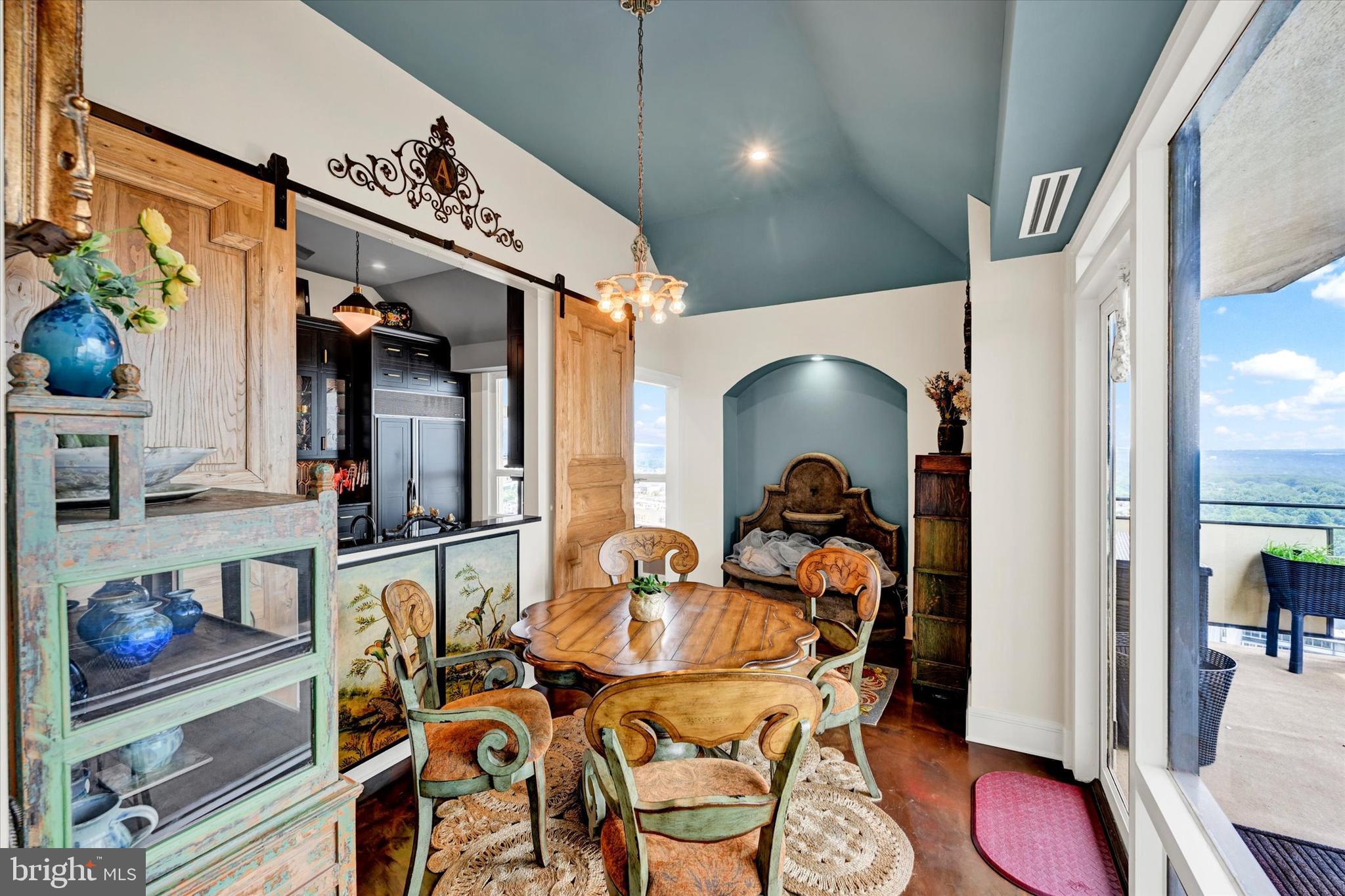 RIDGELY TOWSON CENTER - Residential