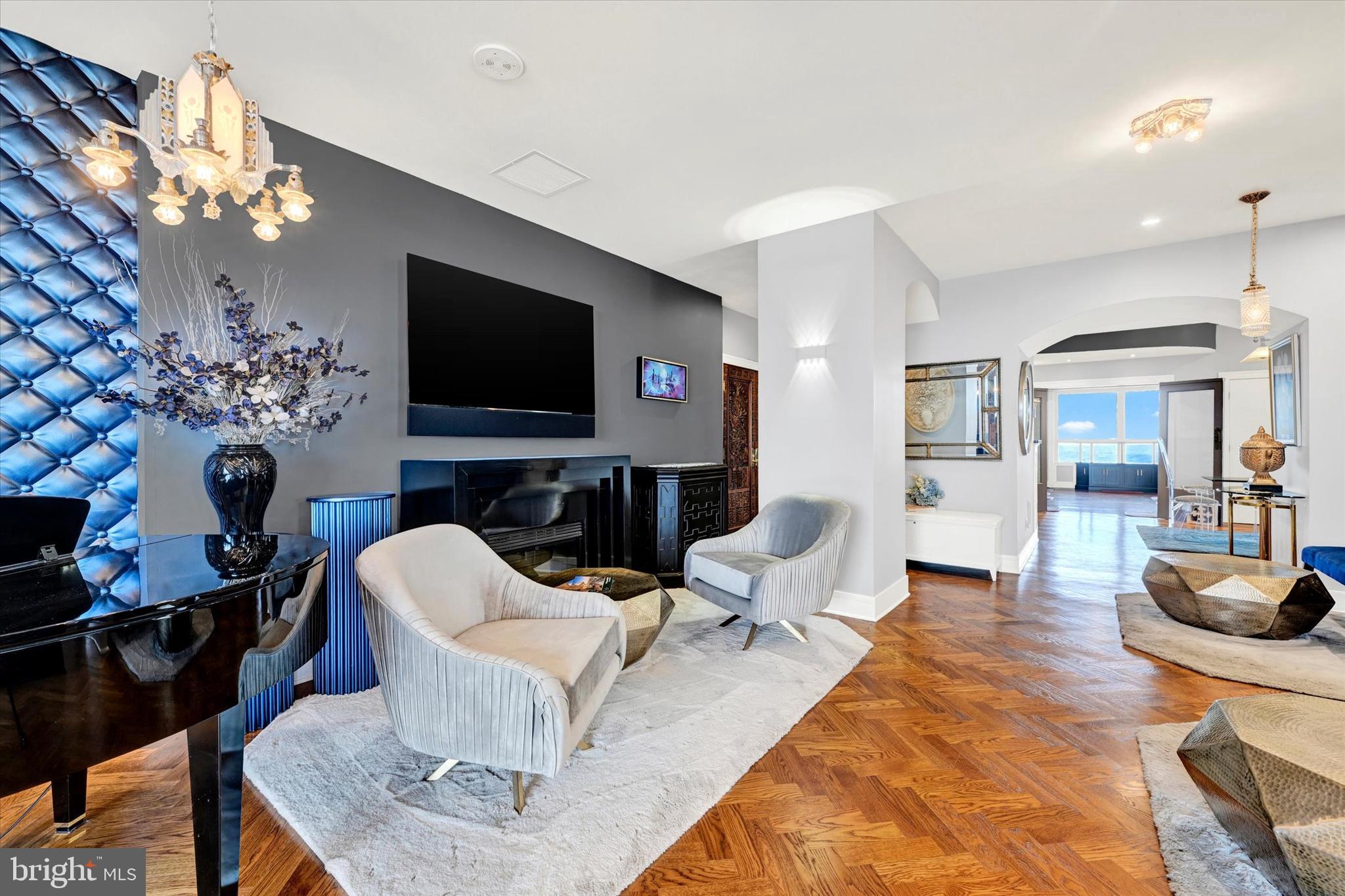 RIDGELY TOWSON CENTER - Residential