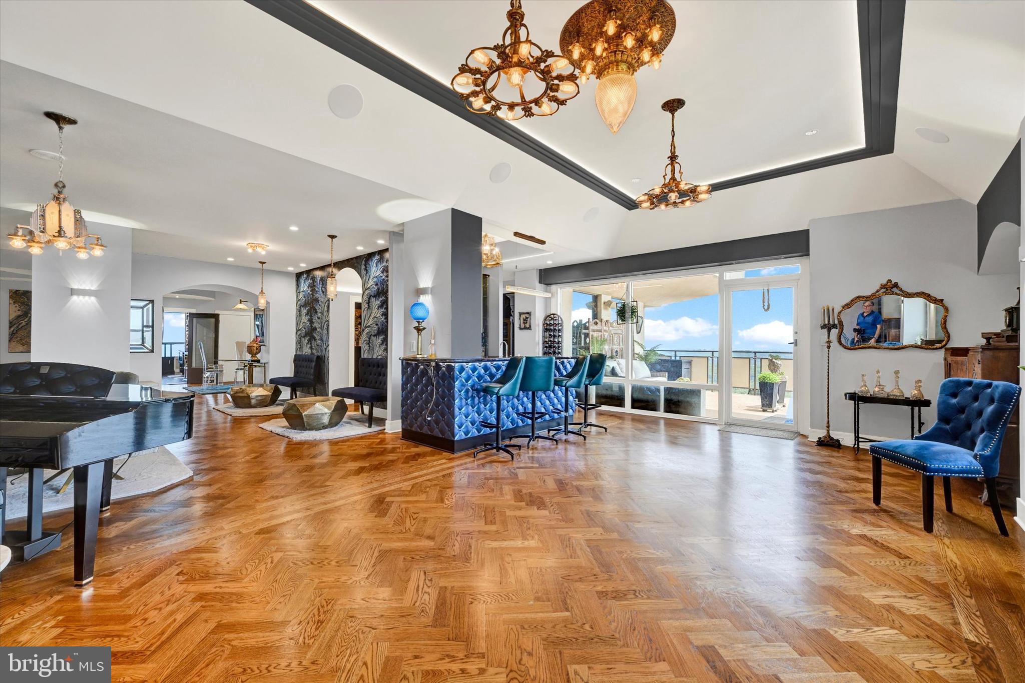 RIDGELY TOWSON CENTER - Residential