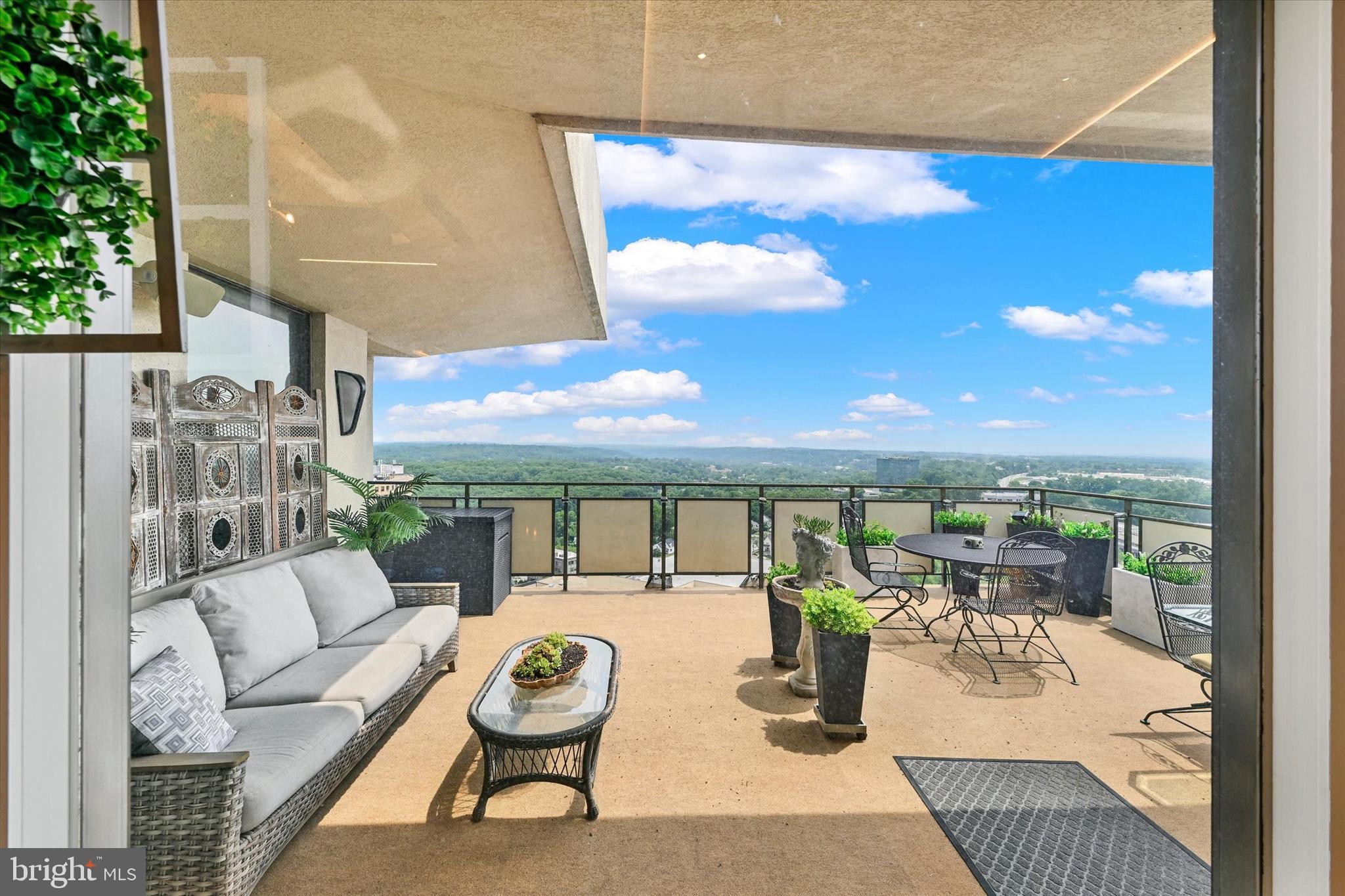 RIDGELY TOWSON CENTER - Residential