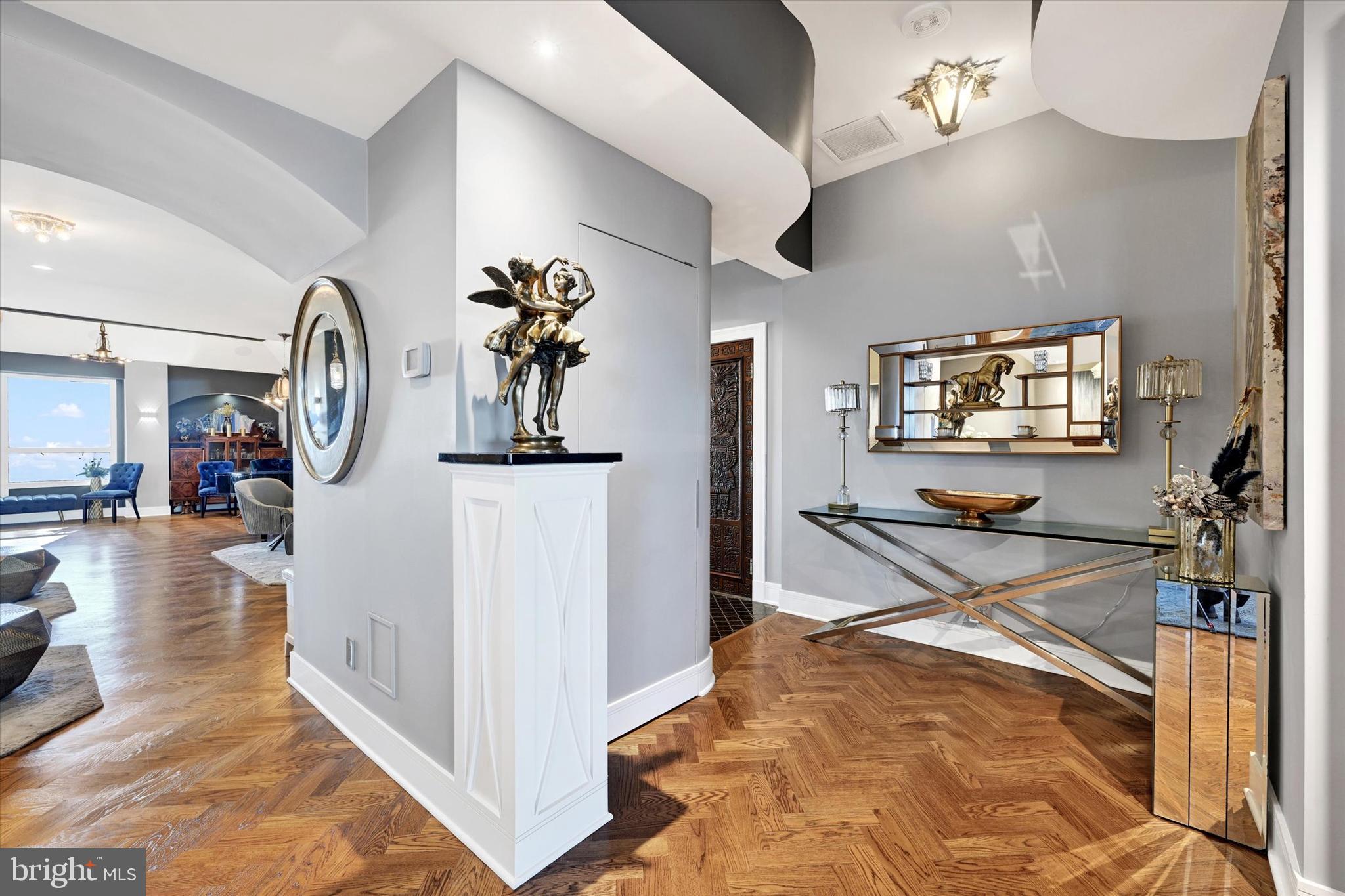 RIDGELY TOWSON CENTER - Residential