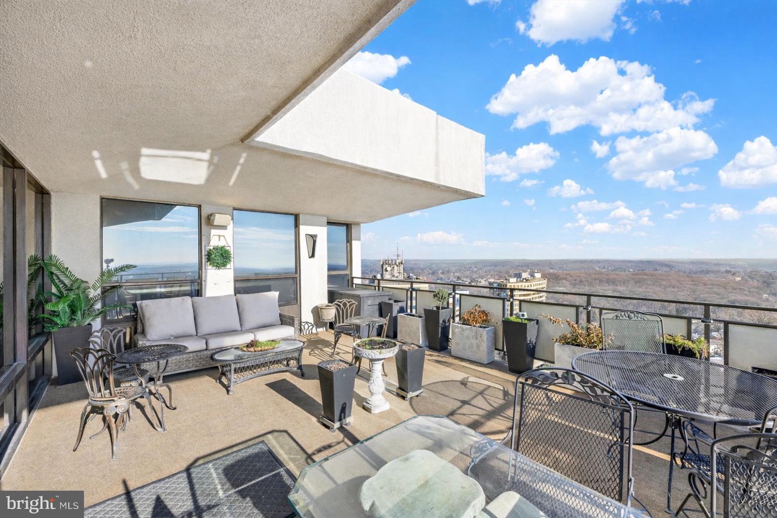 RIDGELY TOWSON CENTER - Residential