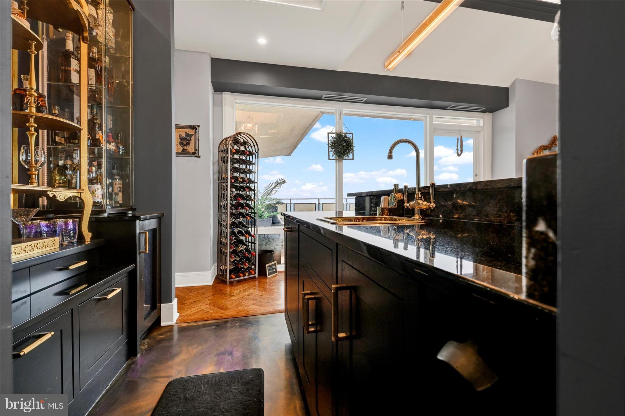 RIDGELY TOWSON CENTER - Residential