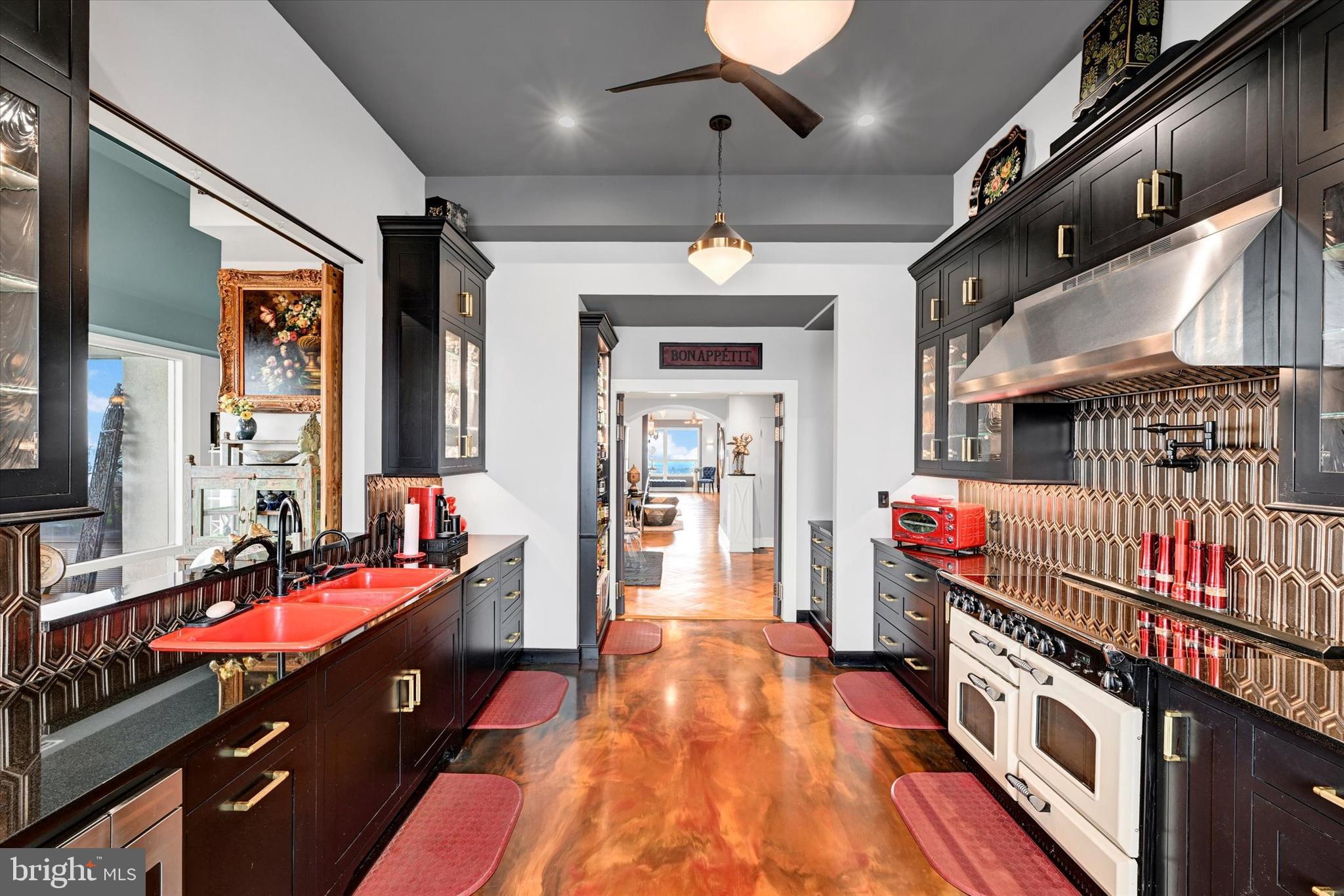RIDGELY TOWSON CENTER - Residential