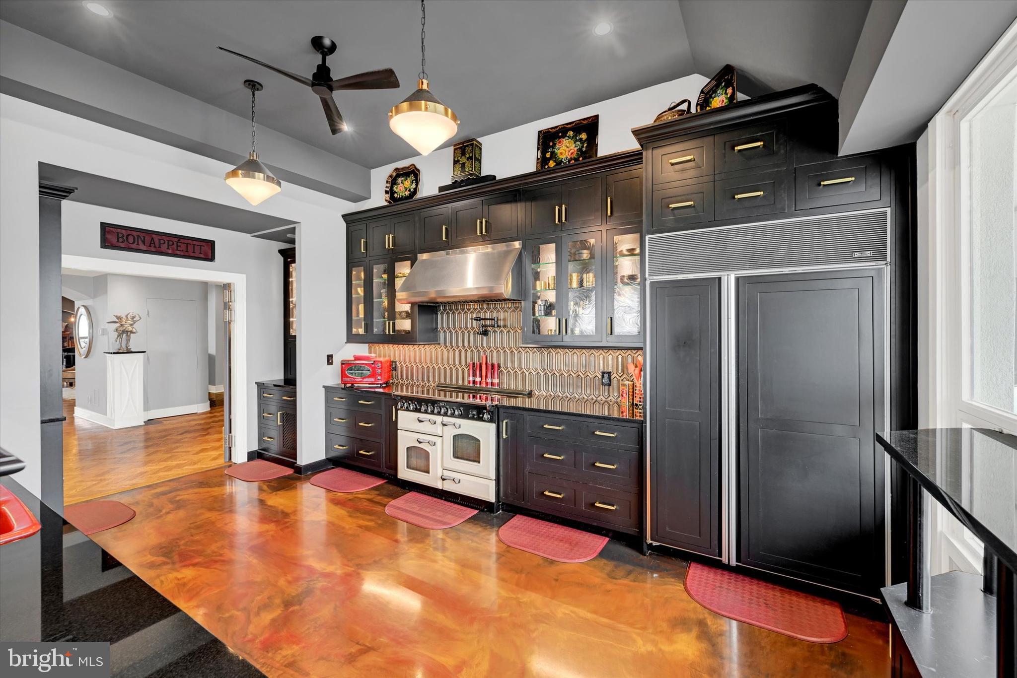RIDGELY TOWSON CENTER - Residential