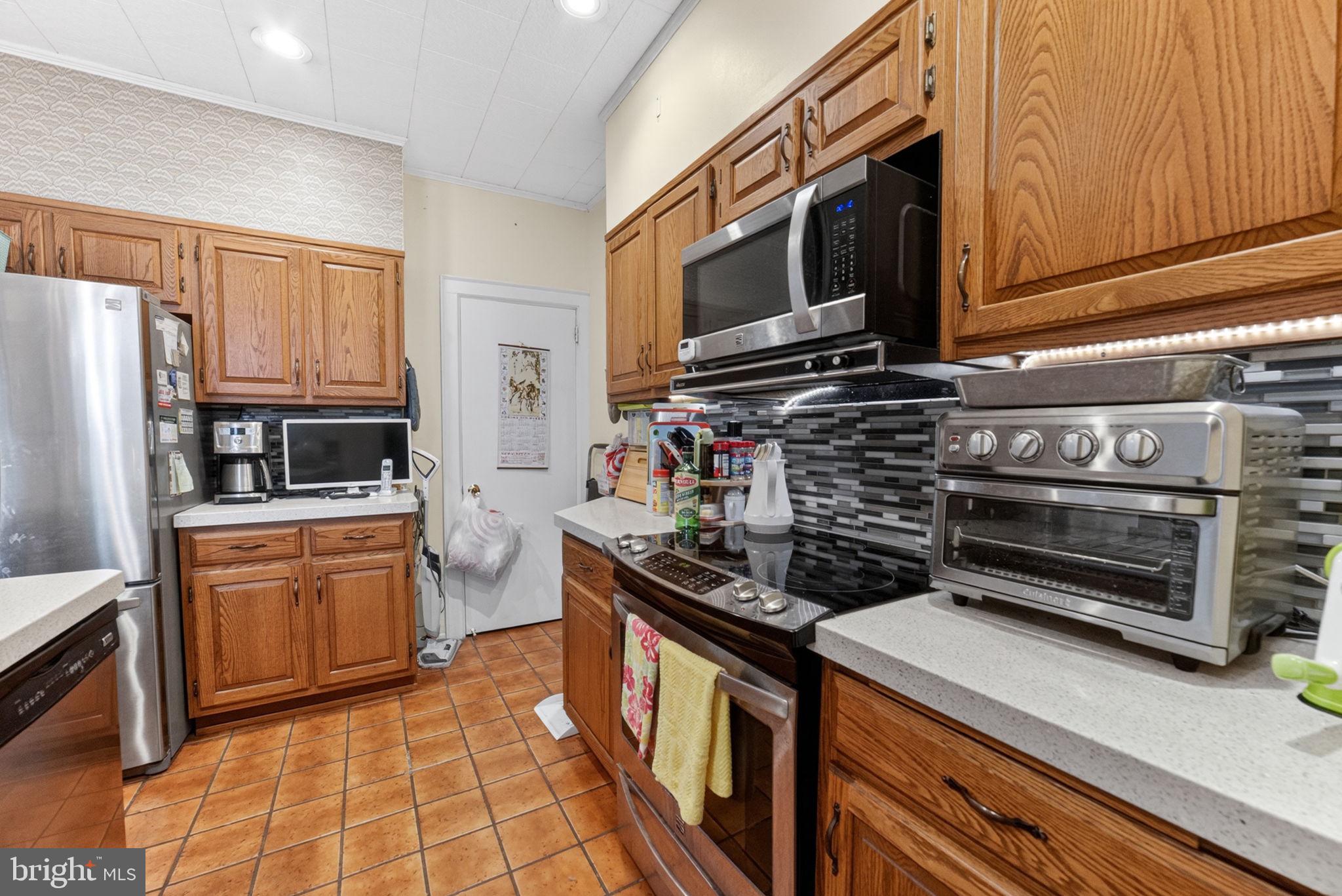 COLLEGE HEIGHTS - Residential