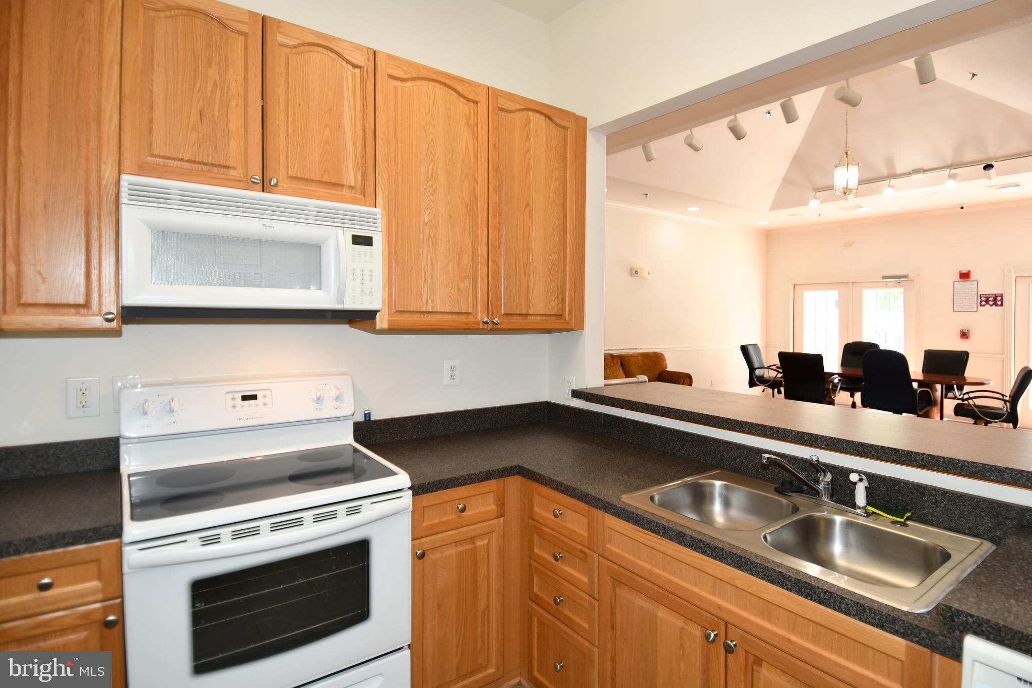 WESTBRIAR PLAZA - Residential