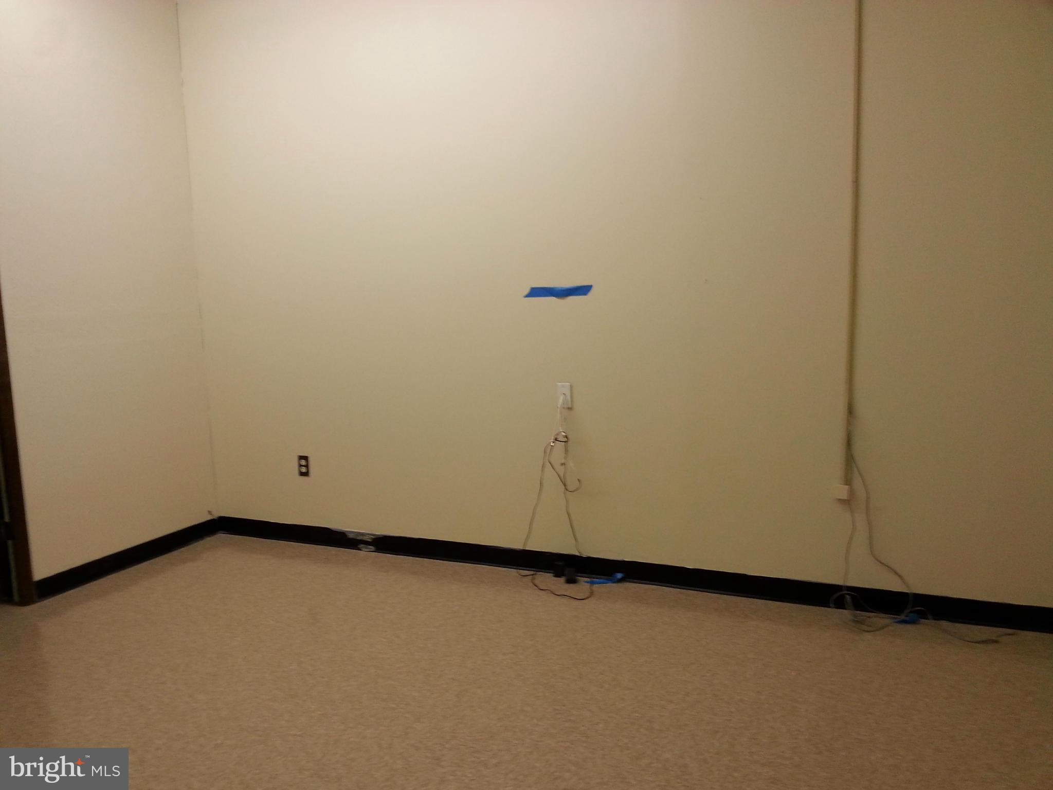 ABERDEEN HILLS - Commercial Lease
