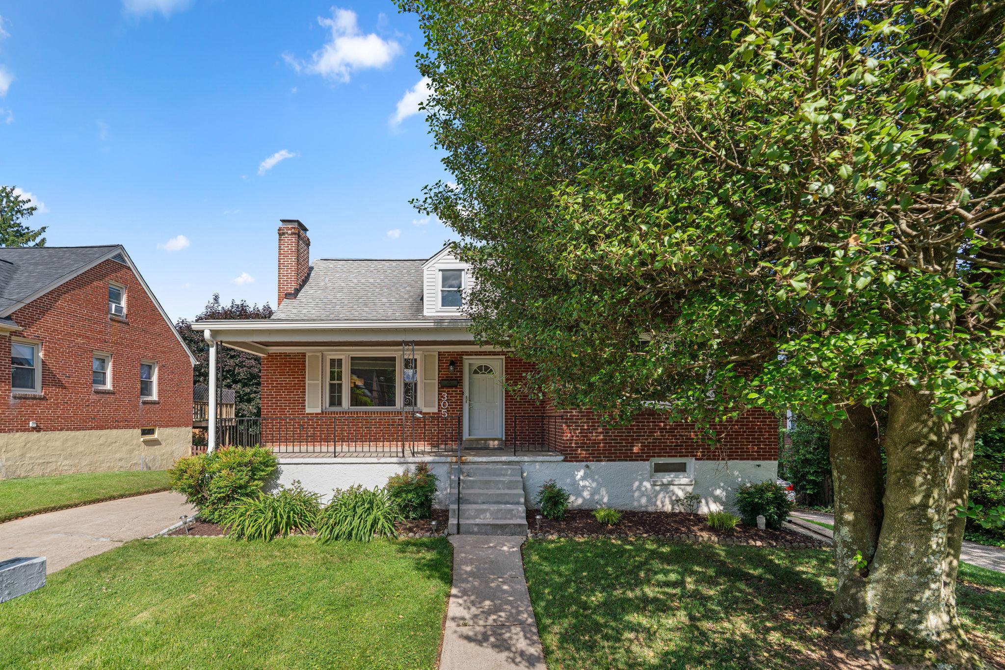 COLONIAL GARDENS - Residential