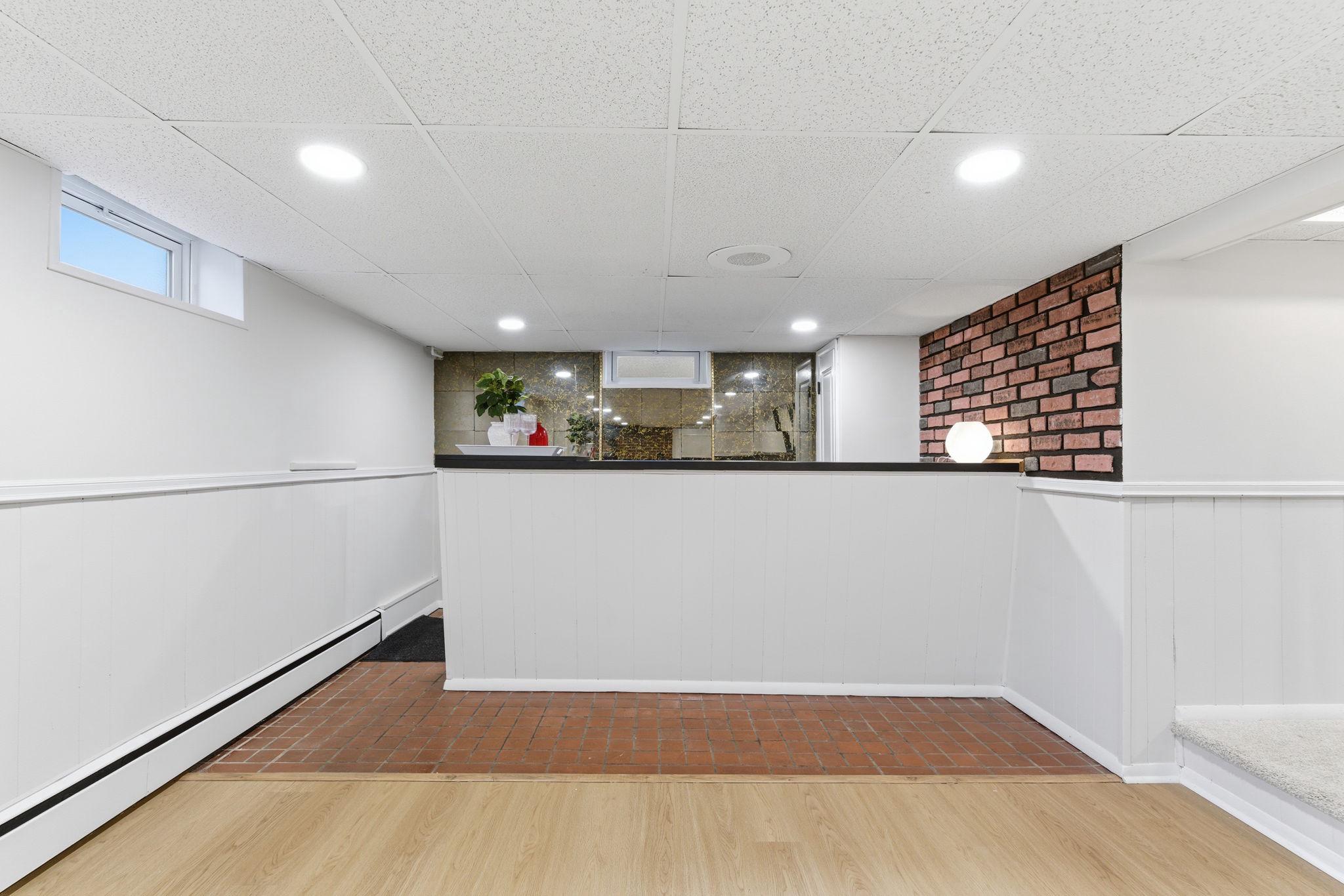 COLONIAL GARDENS - Residential