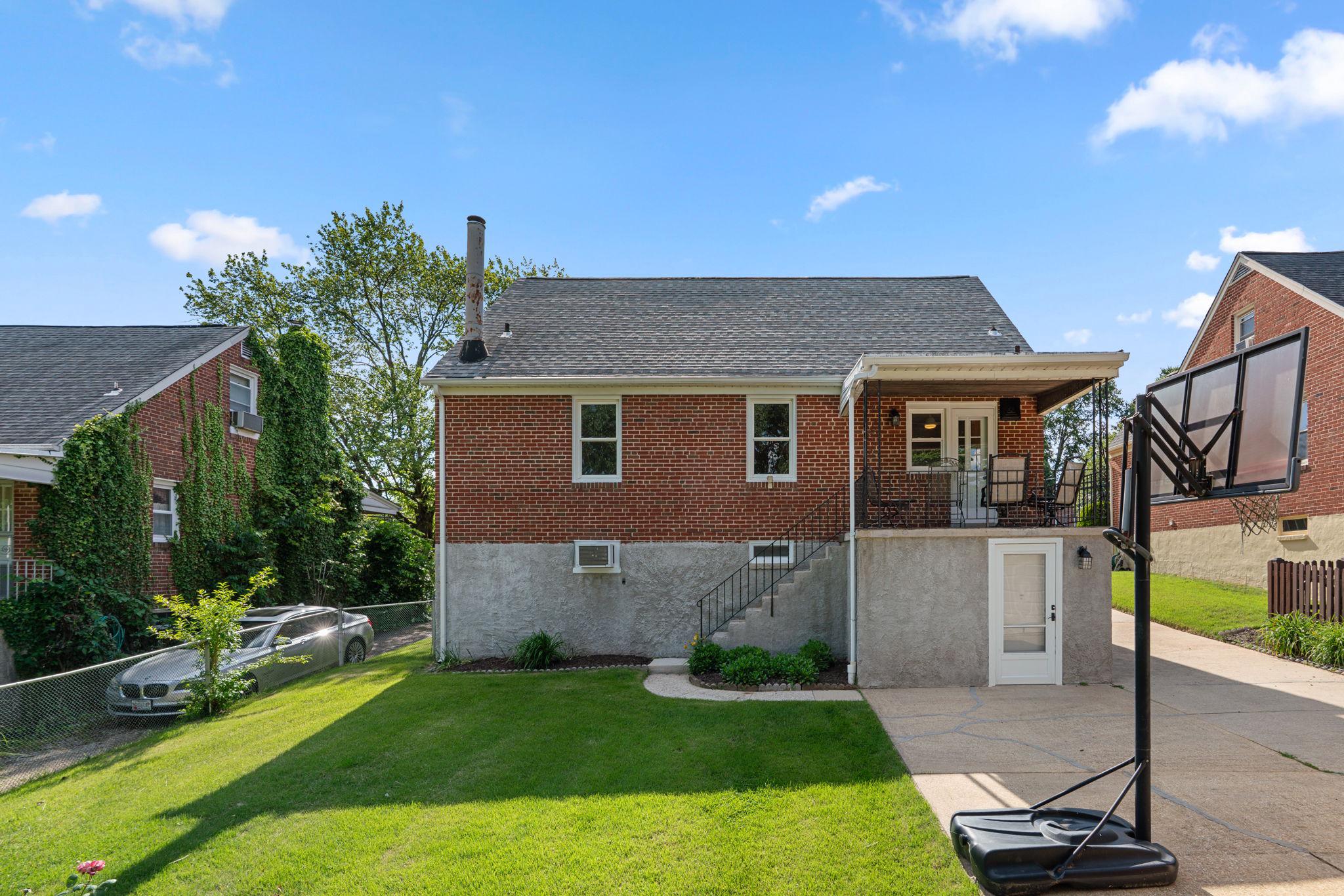 COLONIAL GARDENS - Residential