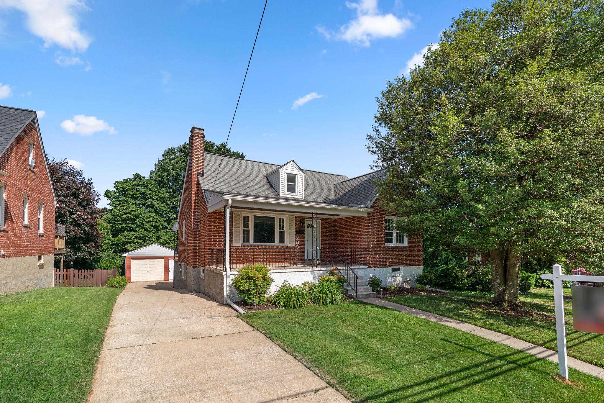 COLONIAL GARDENS - Residential