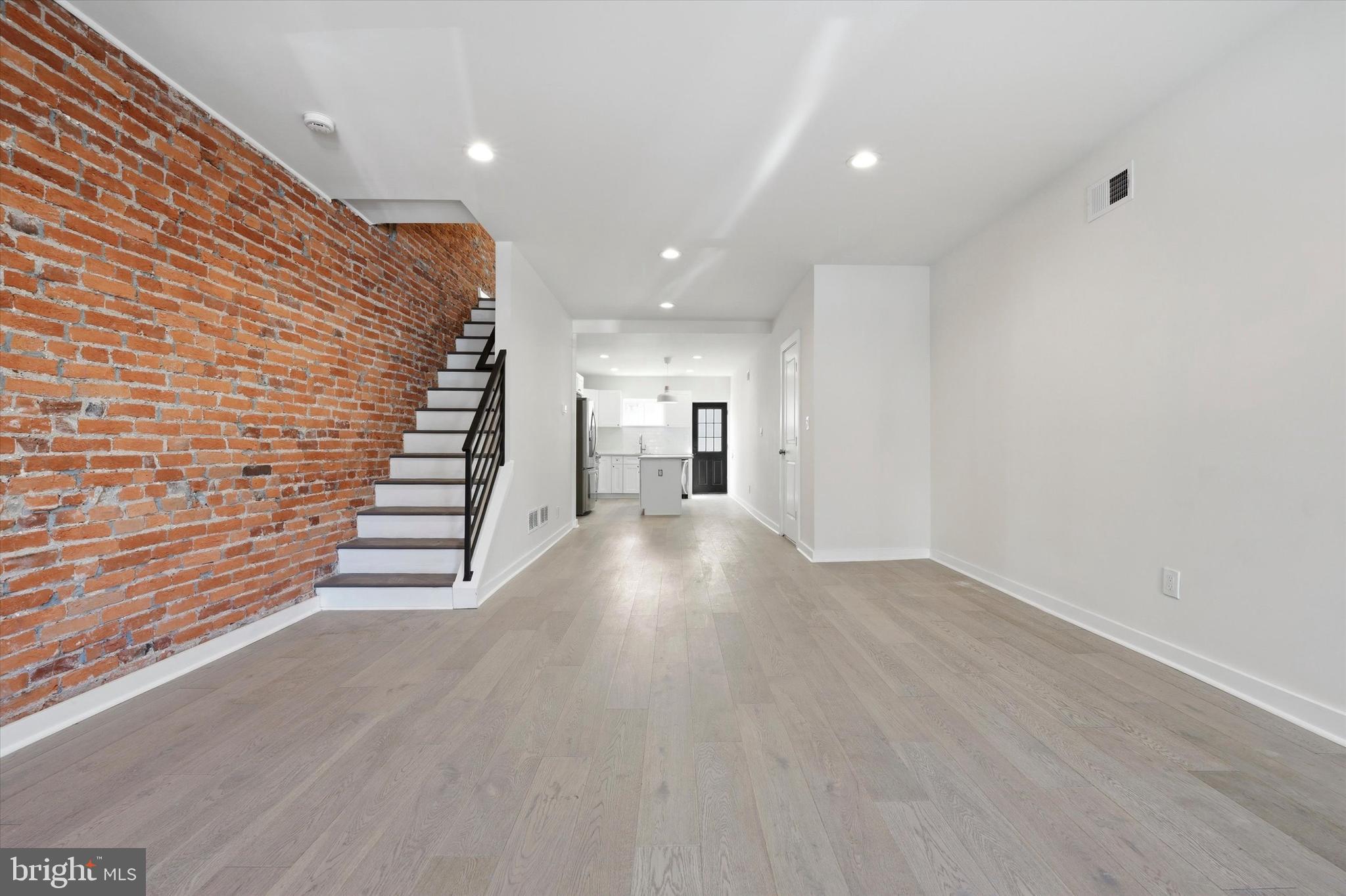 POINT BREEZE - Residential