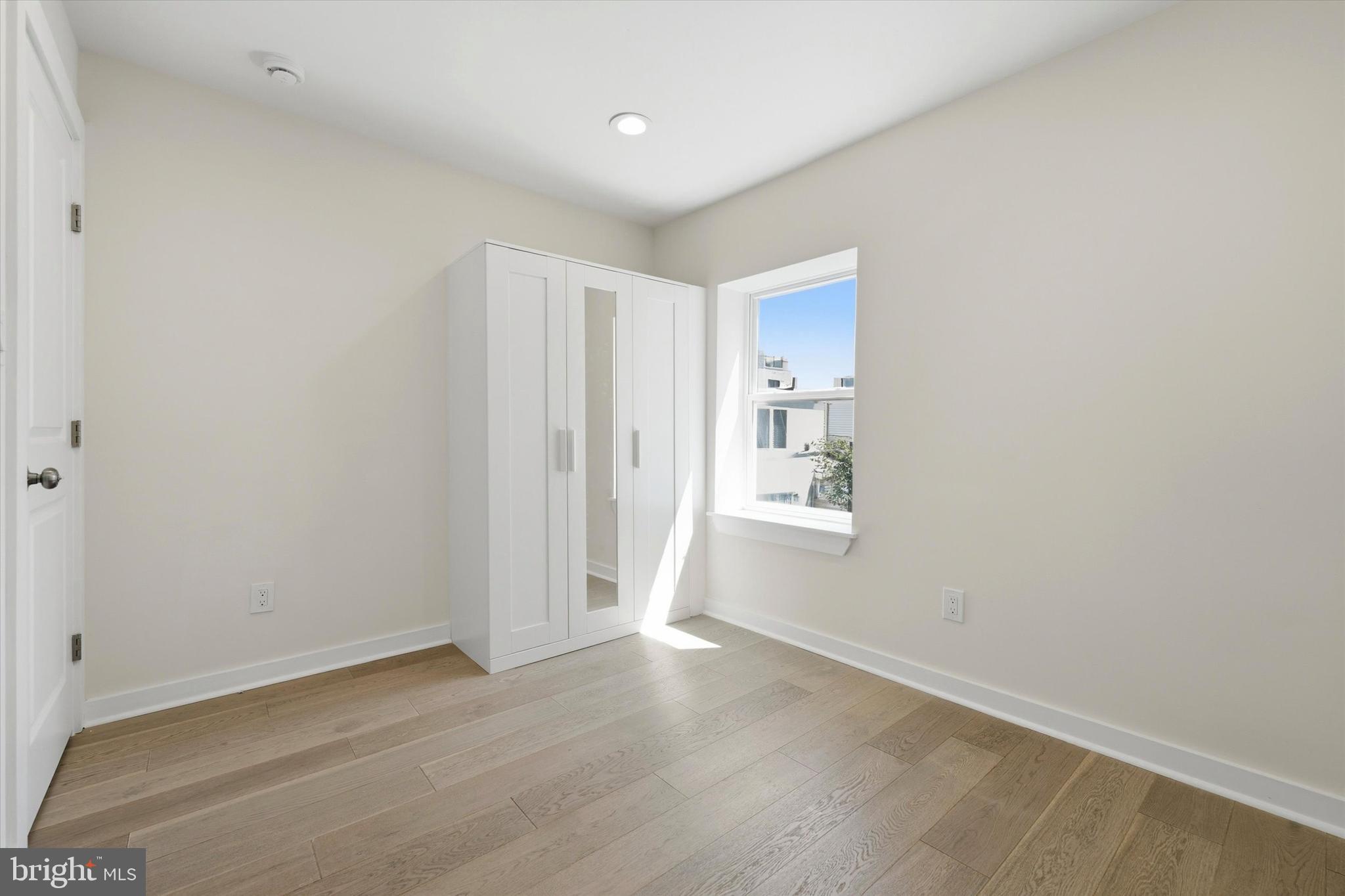 POINT BREEZE - Residential