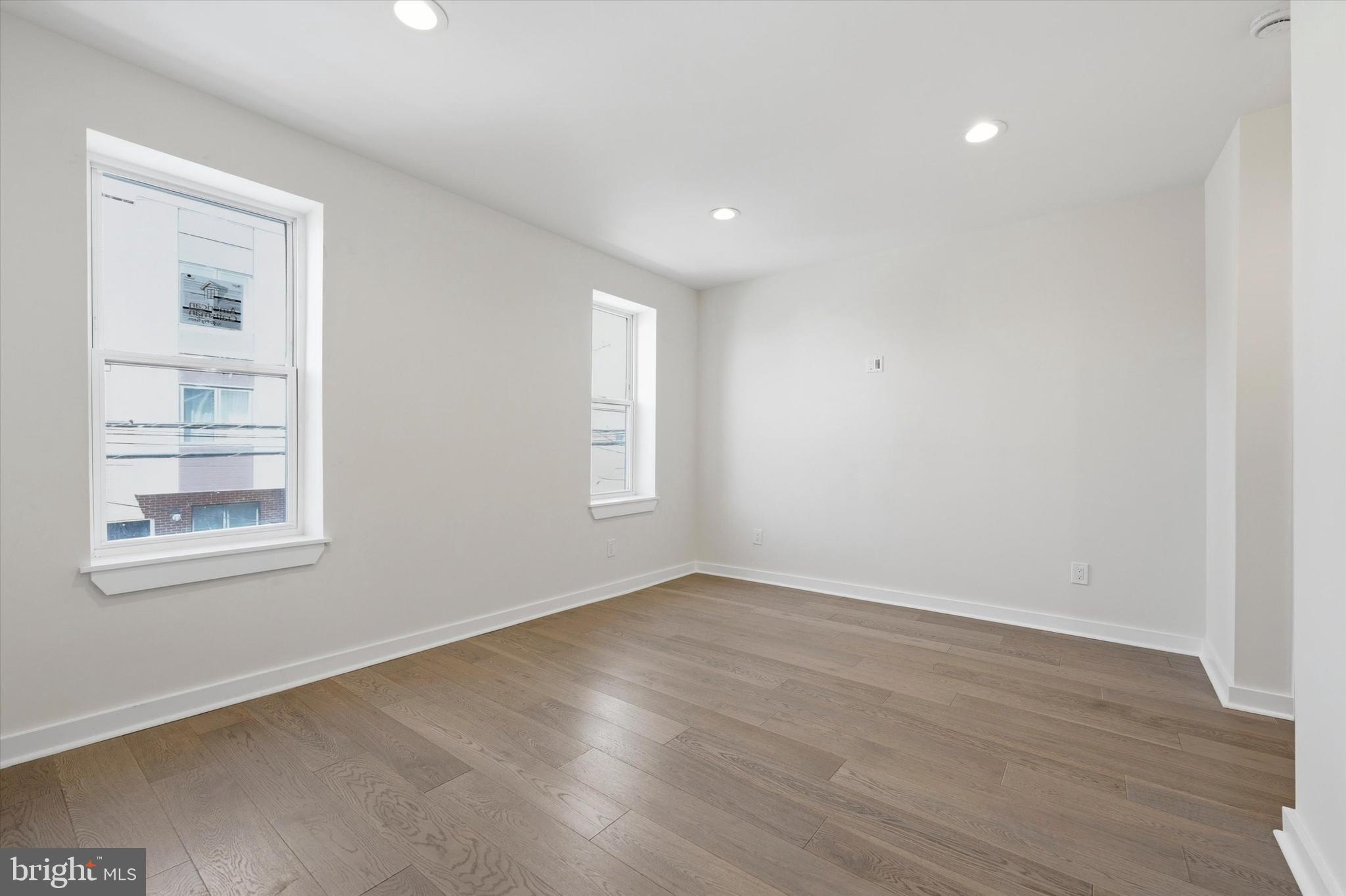 POINT BREEZE - Residential