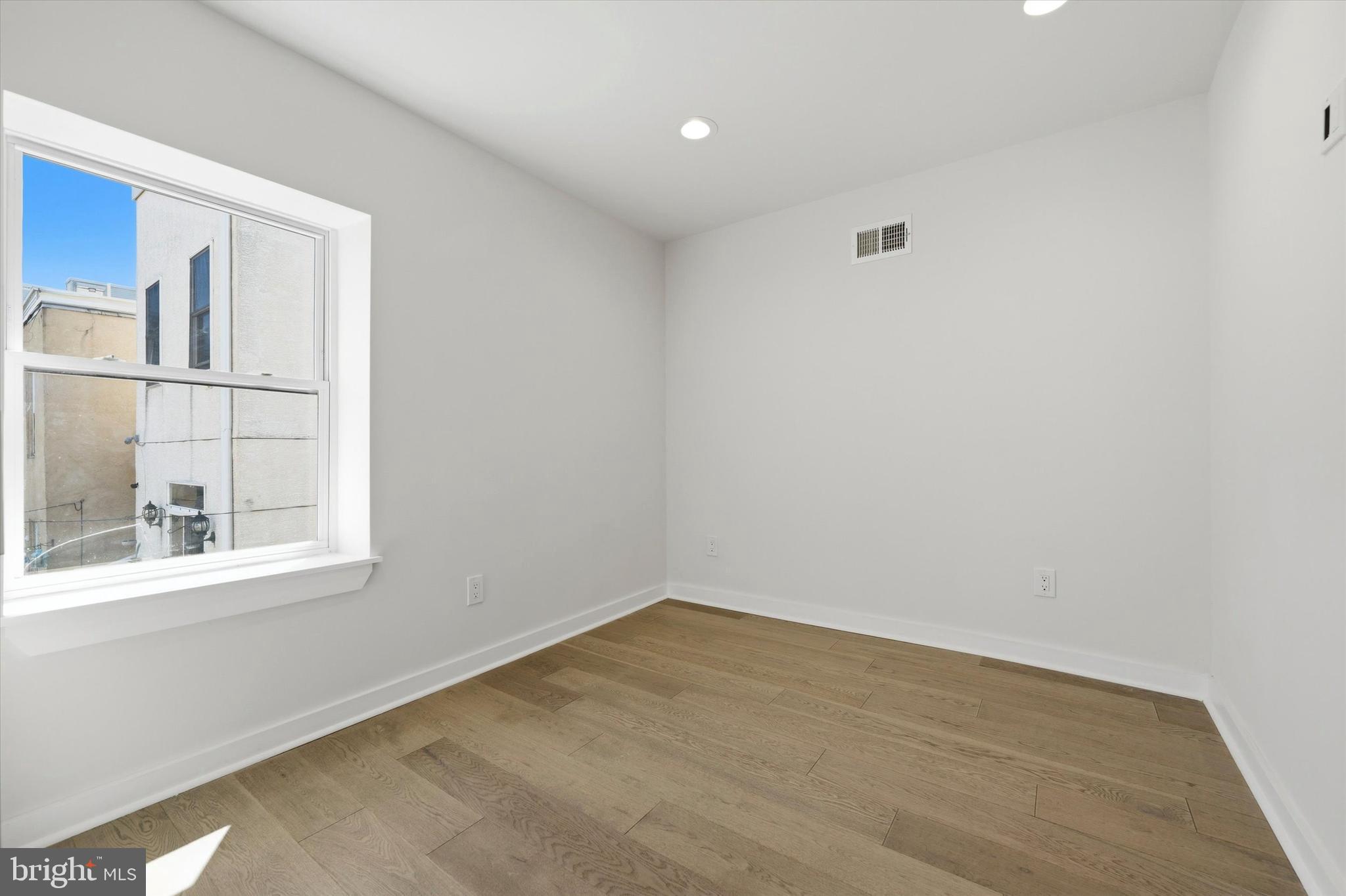 POINT BREEZE - Residential