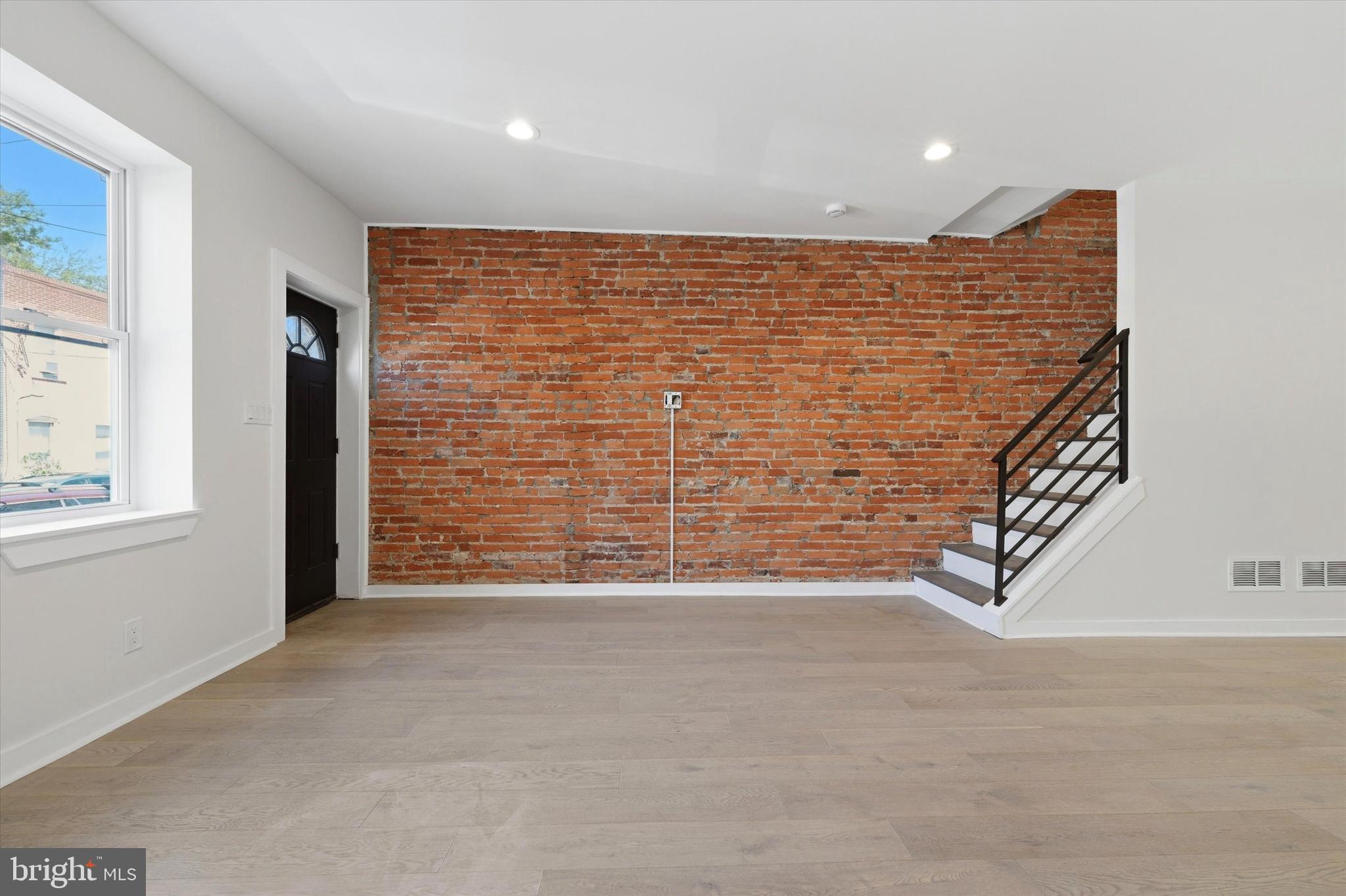 POINT BREEZE - Residential