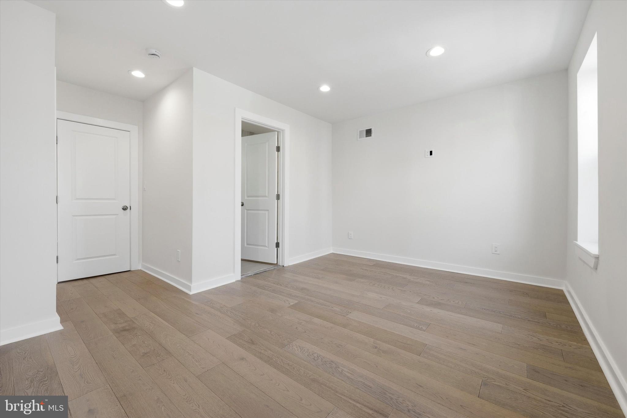 POINT BREEZE - Residential