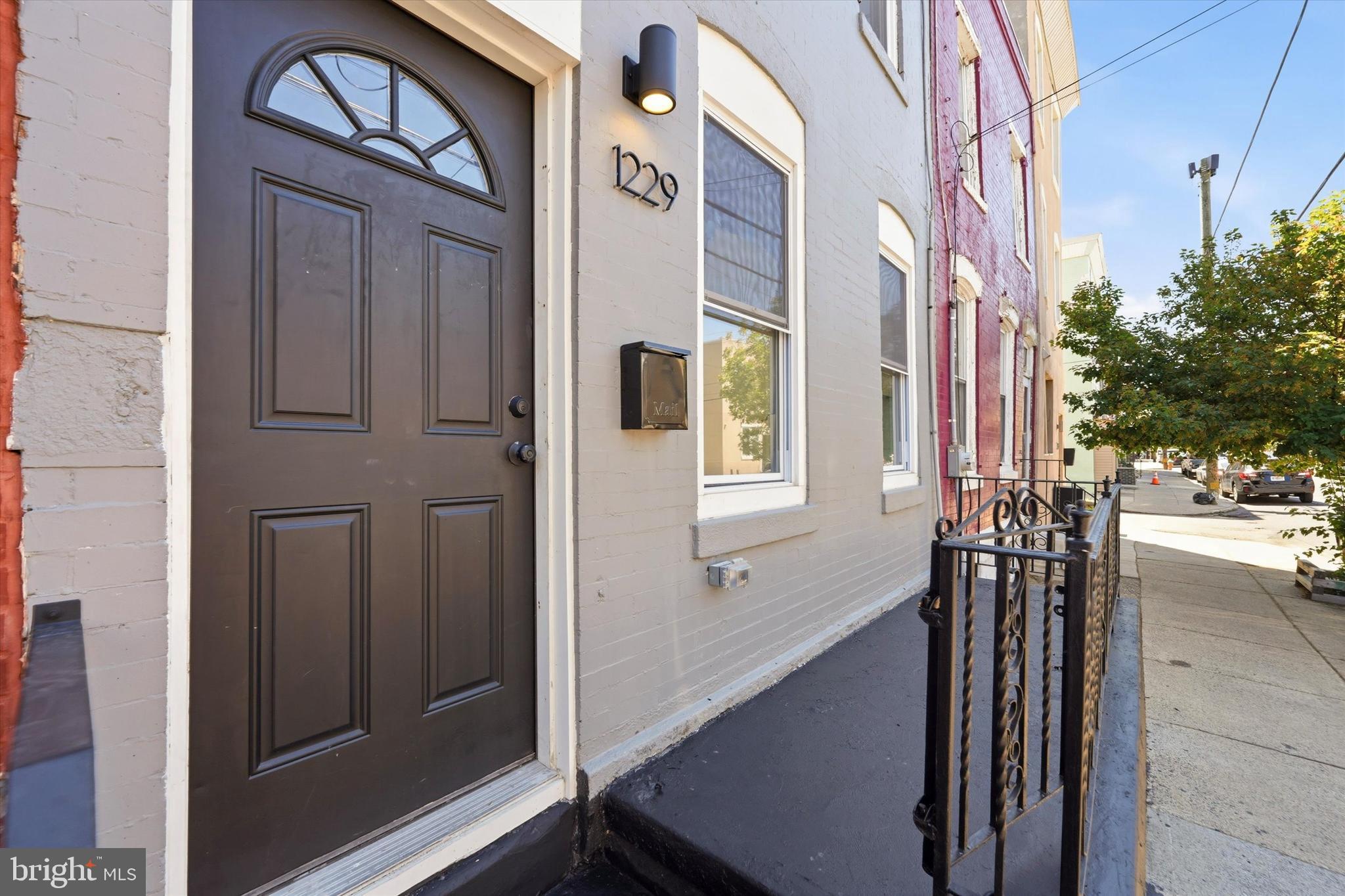 POINT BREEZE - Residential