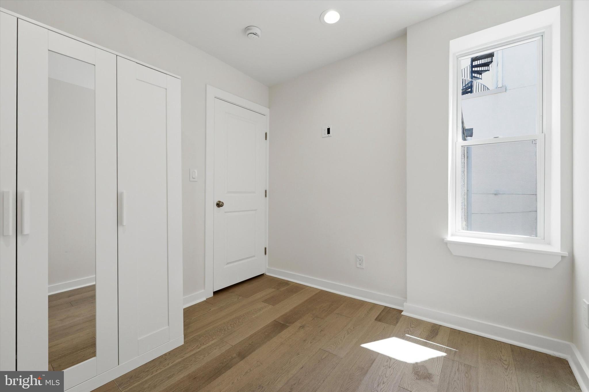 POINT BREEZE - Residential