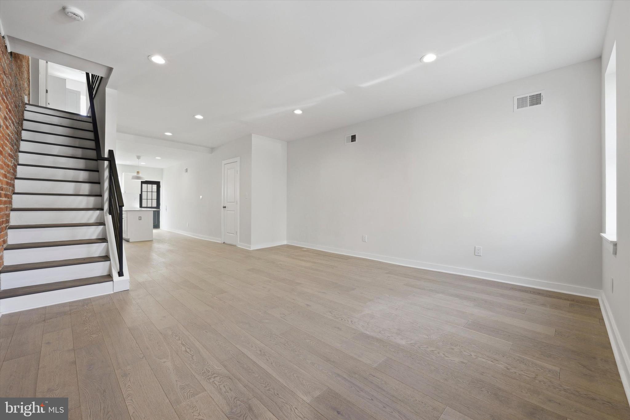 POINT BREEZE - Residential