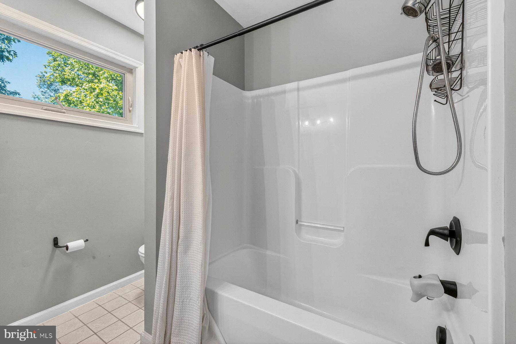 CHESTNUT GROVE - Residential