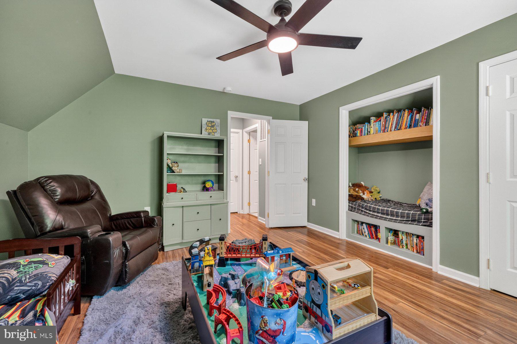 CHESTNUT GROVE - Residential