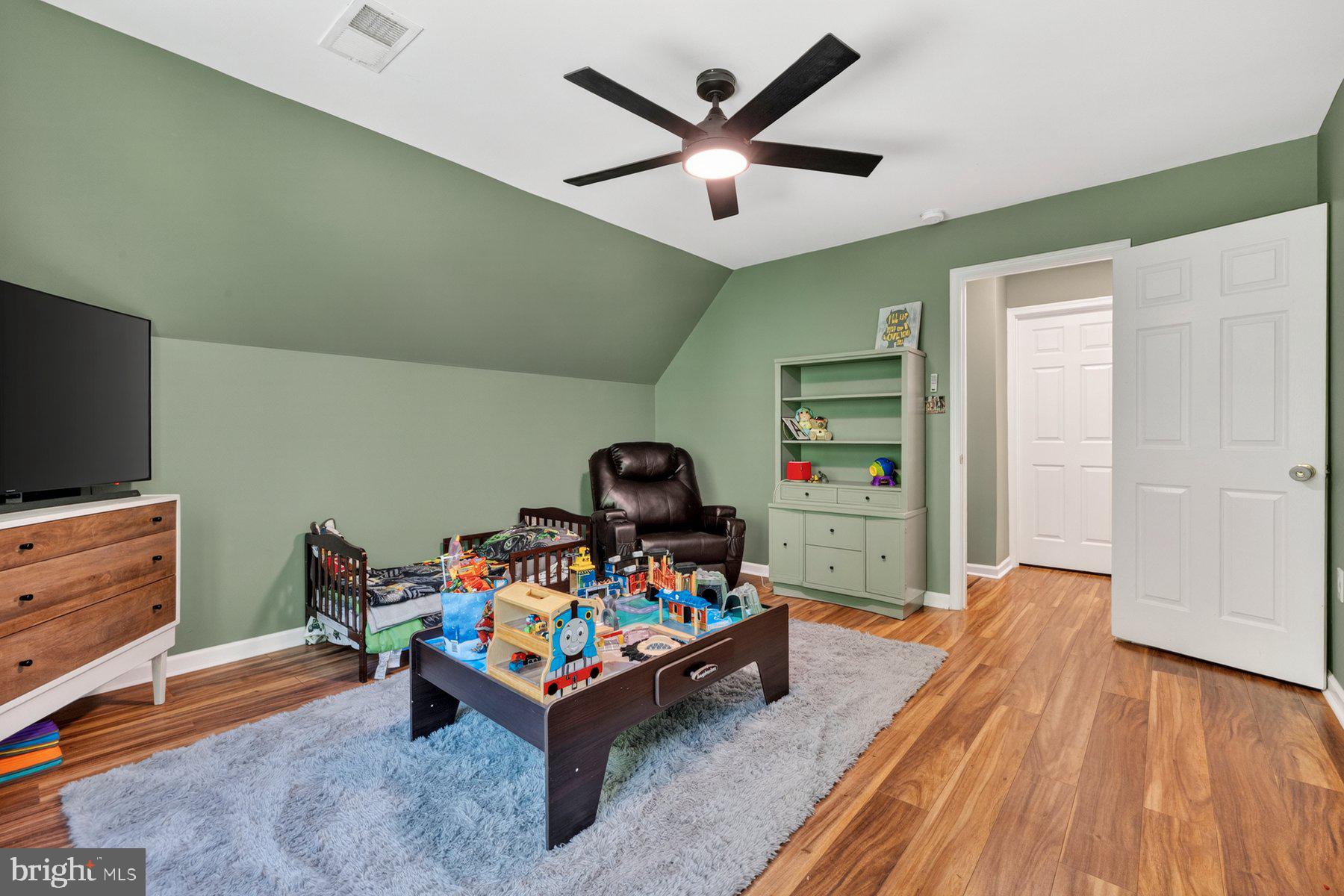 CHESTNUT GROVE - Residential