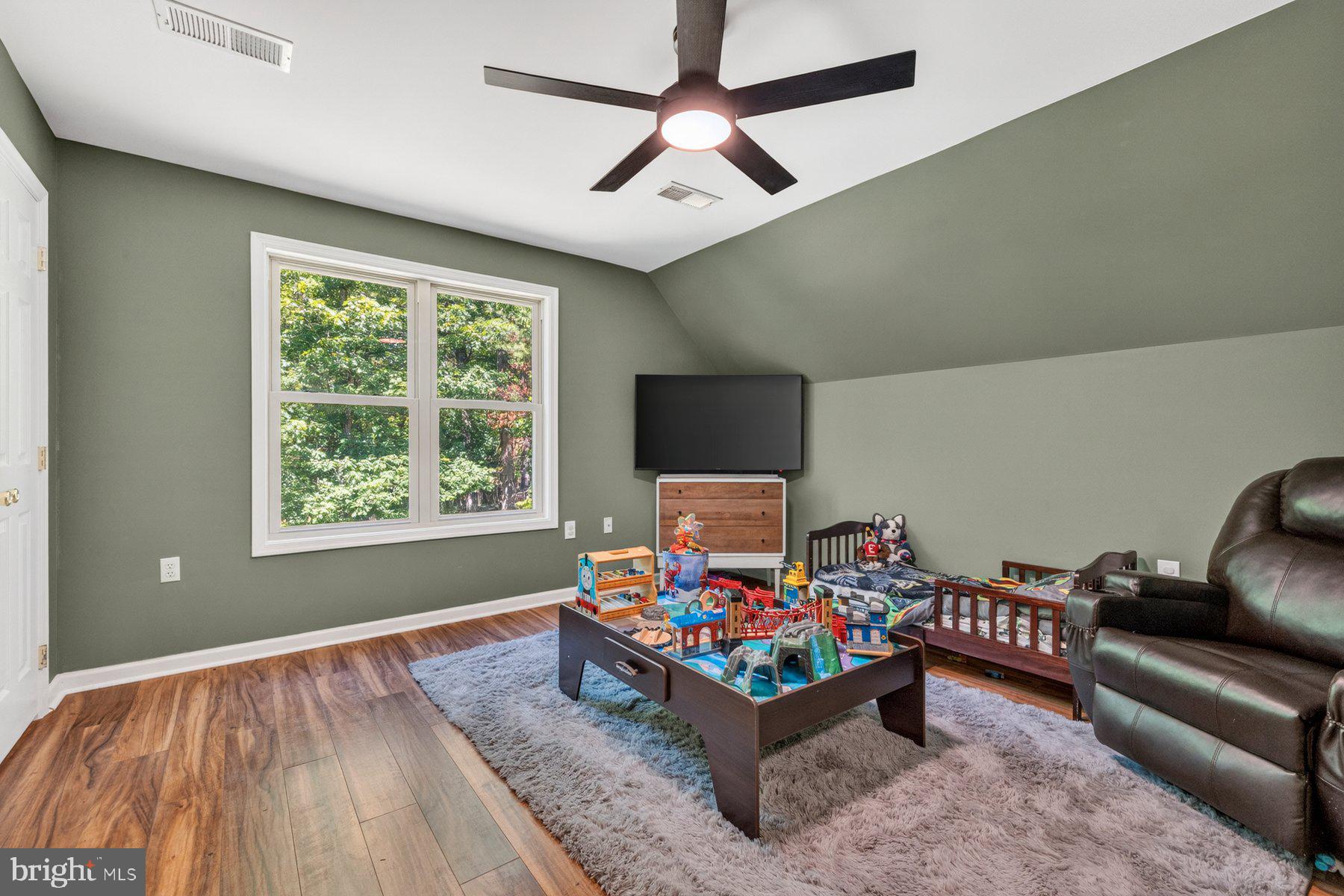 CHESTNUT GROVE - Residential