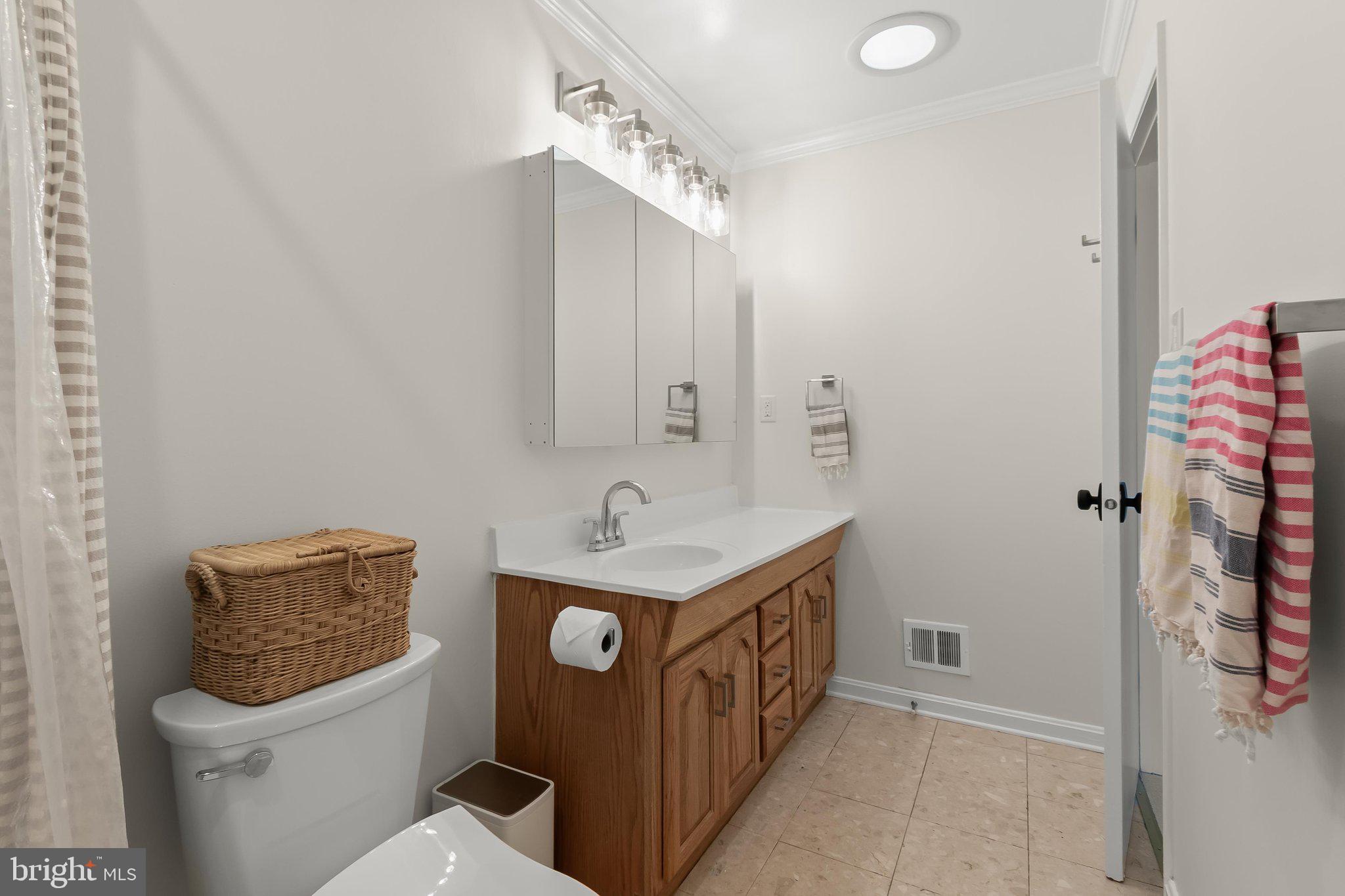 VILLAGE OF OAKLAND MILLS - Residential
