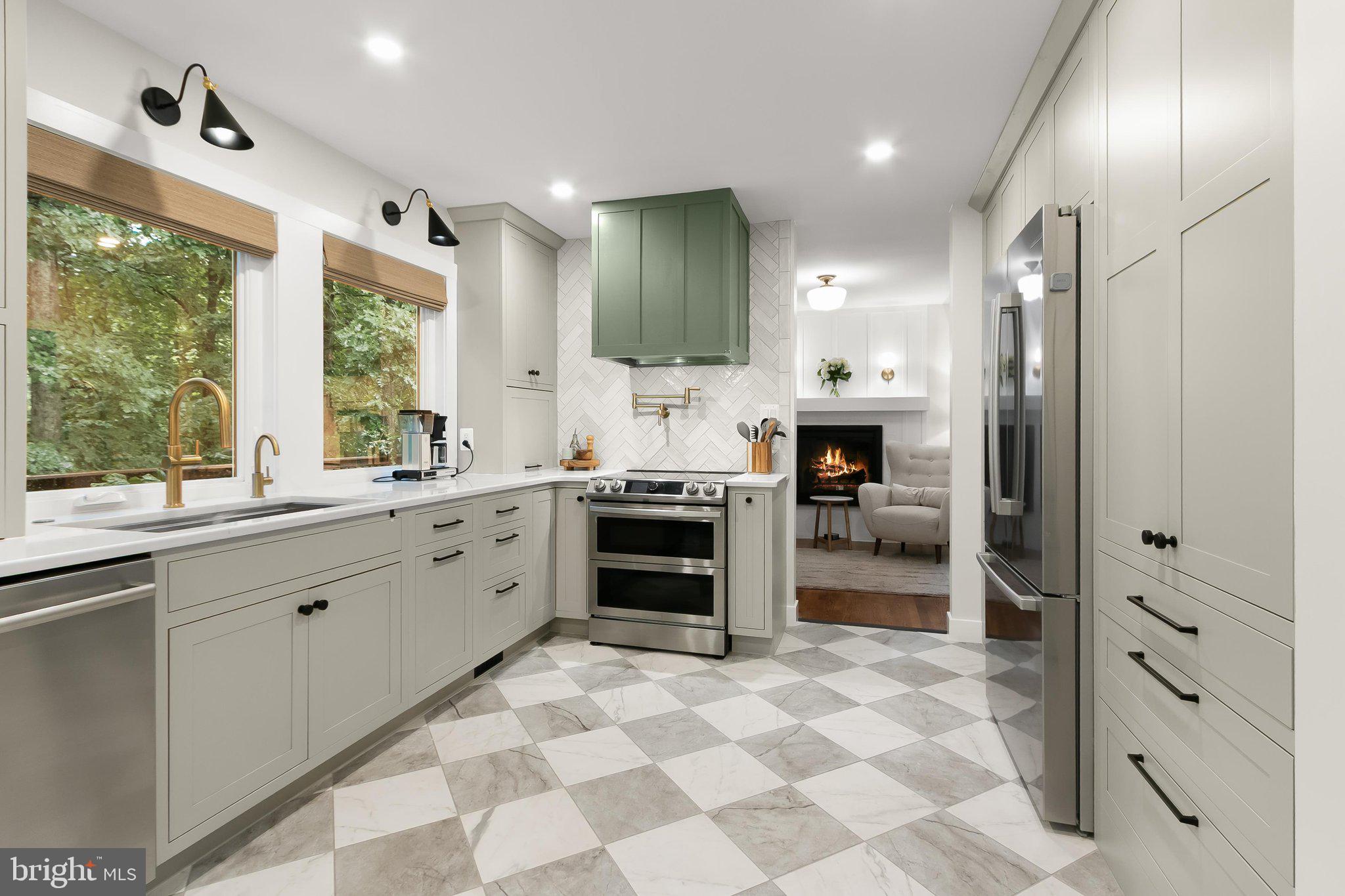 VILLAGE OF OAKLAND MILLS - Residential