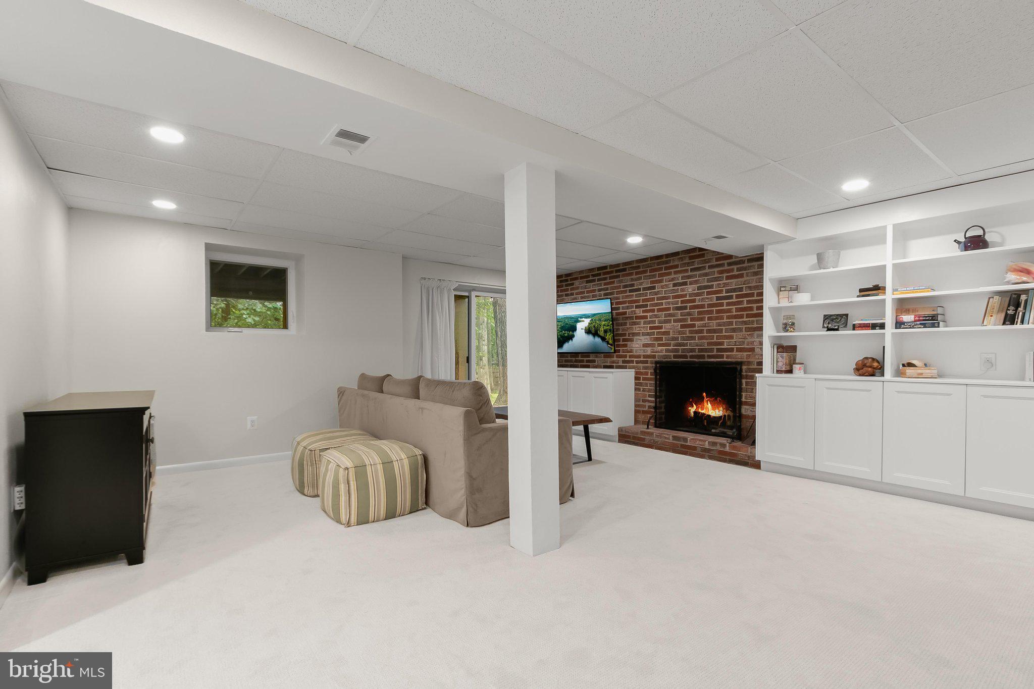 VILLAGE OF OAKLAND MILLS - Residential