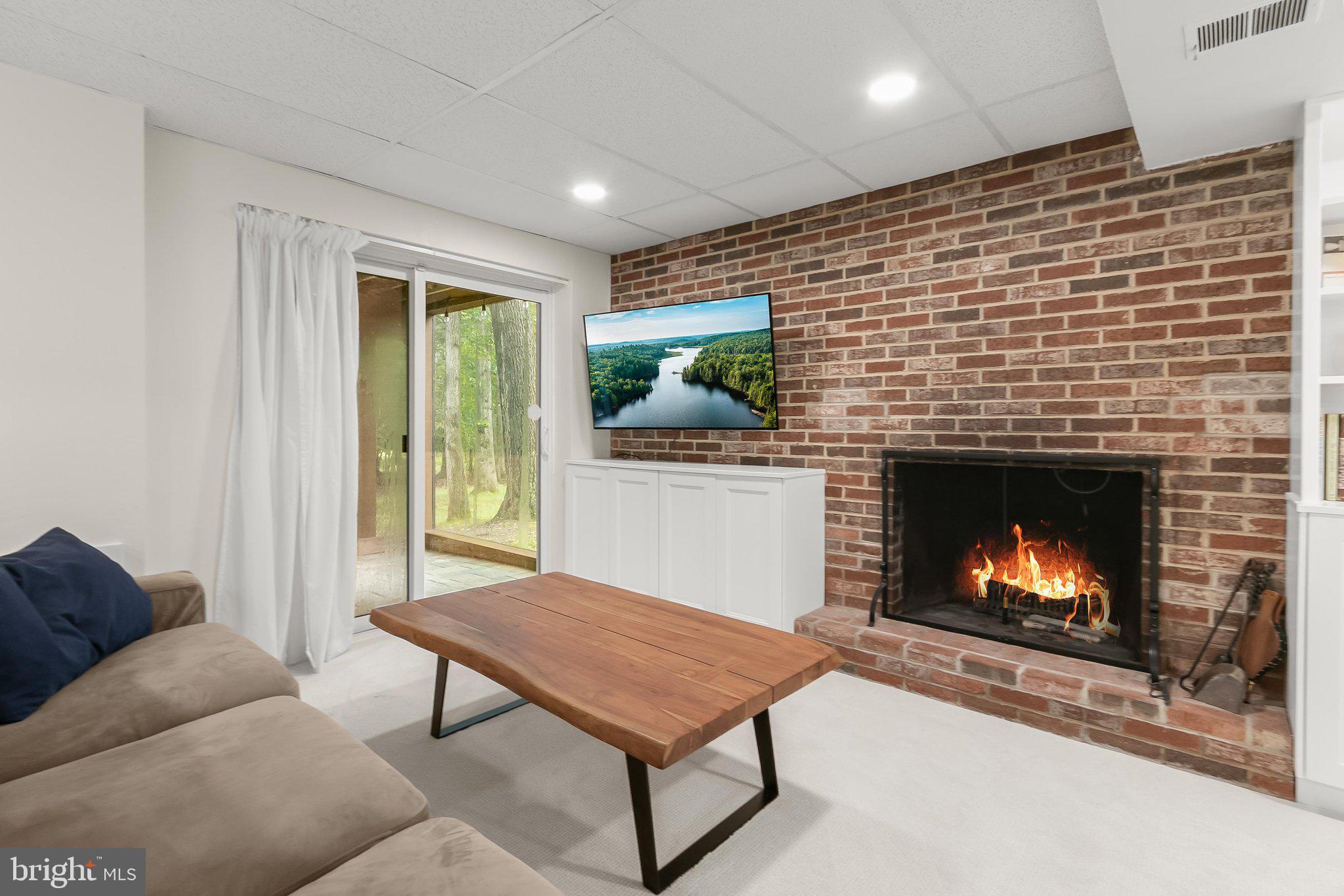VILLAGE OF OAKLAND MILLS - Residential