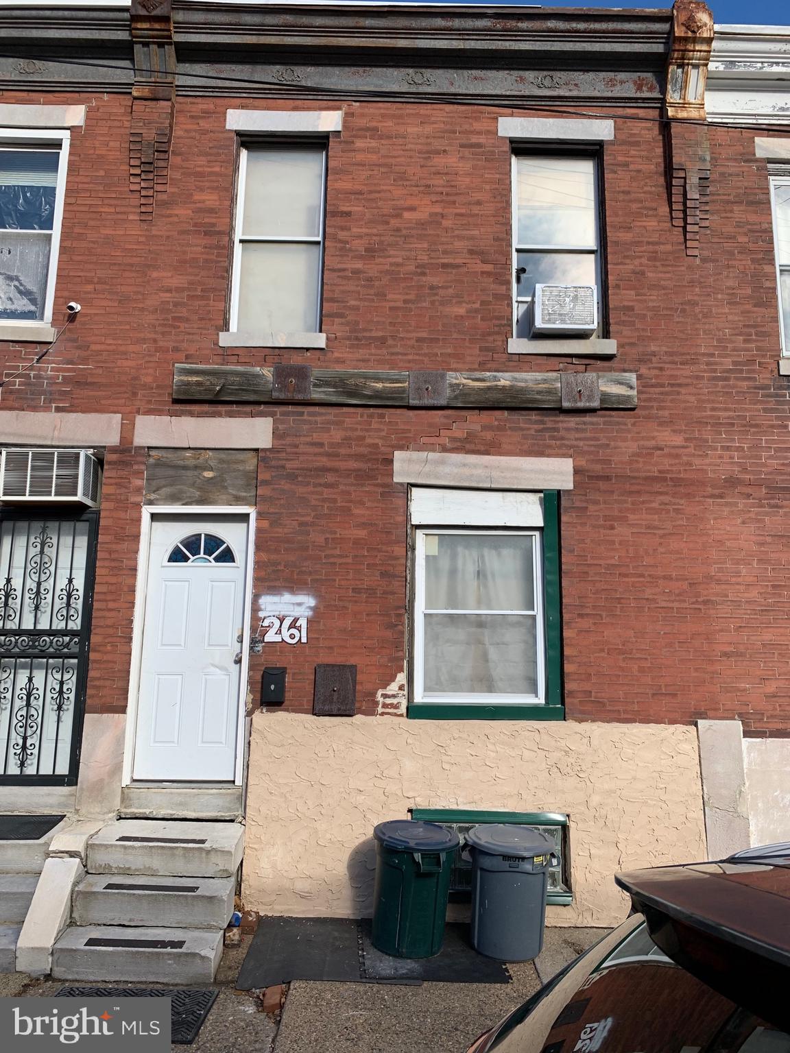Great opportunity for a 2-bedroom, 1-bath home in the Feltonville neighborhood, close to schools and public transportation. This is an estate sale property and is being sold in as-is  condition. No repairs will be completed, or credit will be issued for repairs. Buyers must complete their own due diligence regarding the property's overall condition. Recently sold property on the same block after rehabilitation sold for 170K.