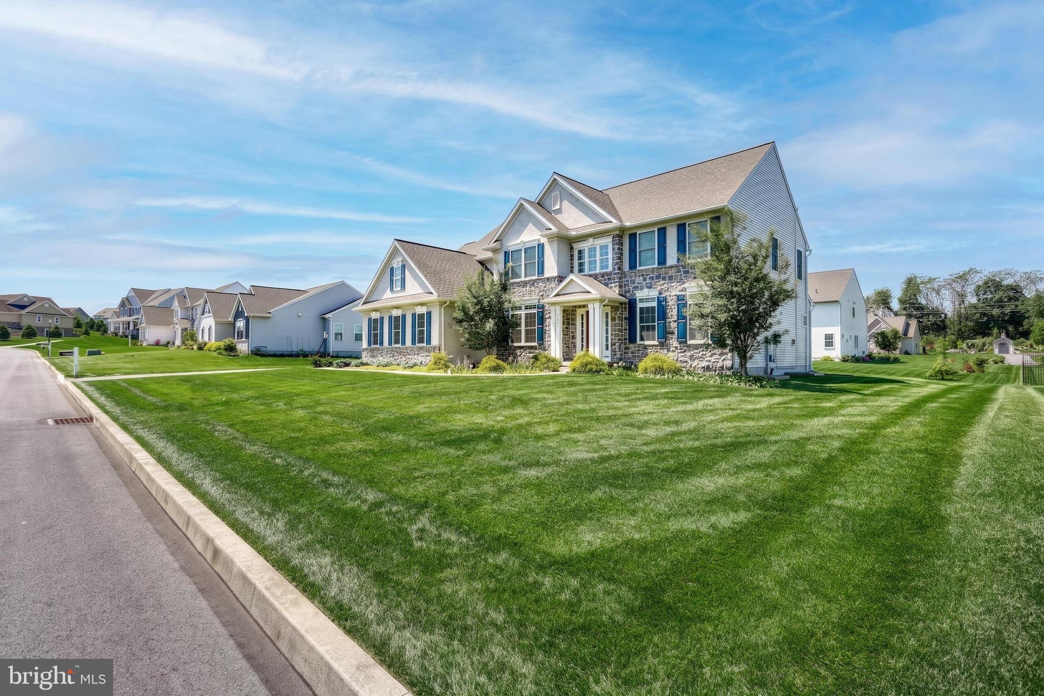 STRATHFORD MEADOWS - Residential