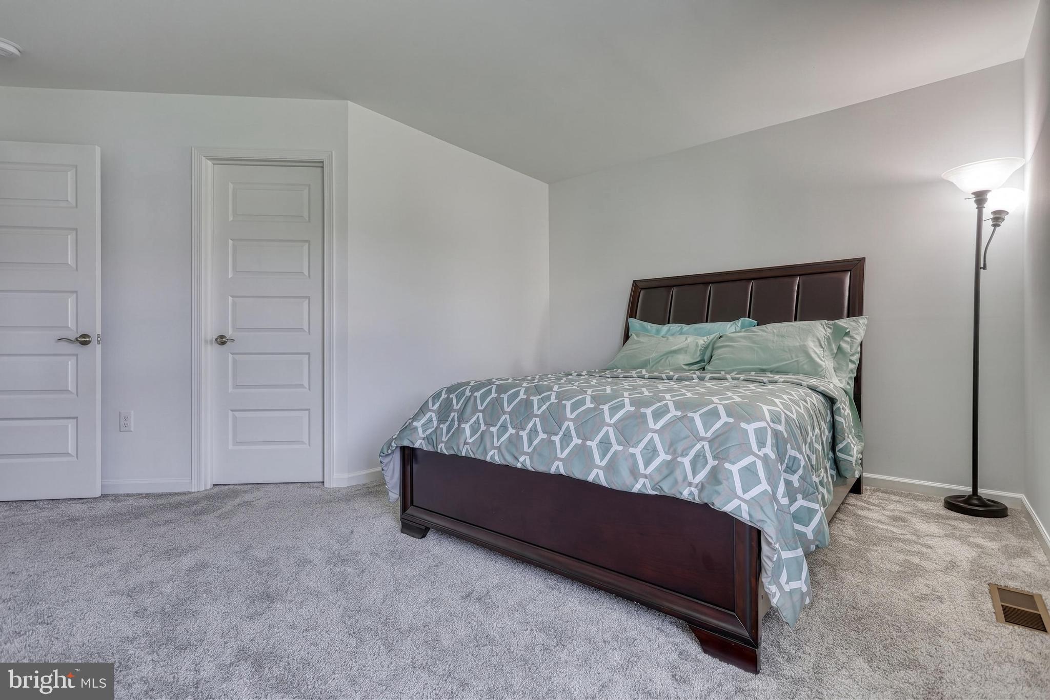 STRATHFORD MEADOWS - Residential