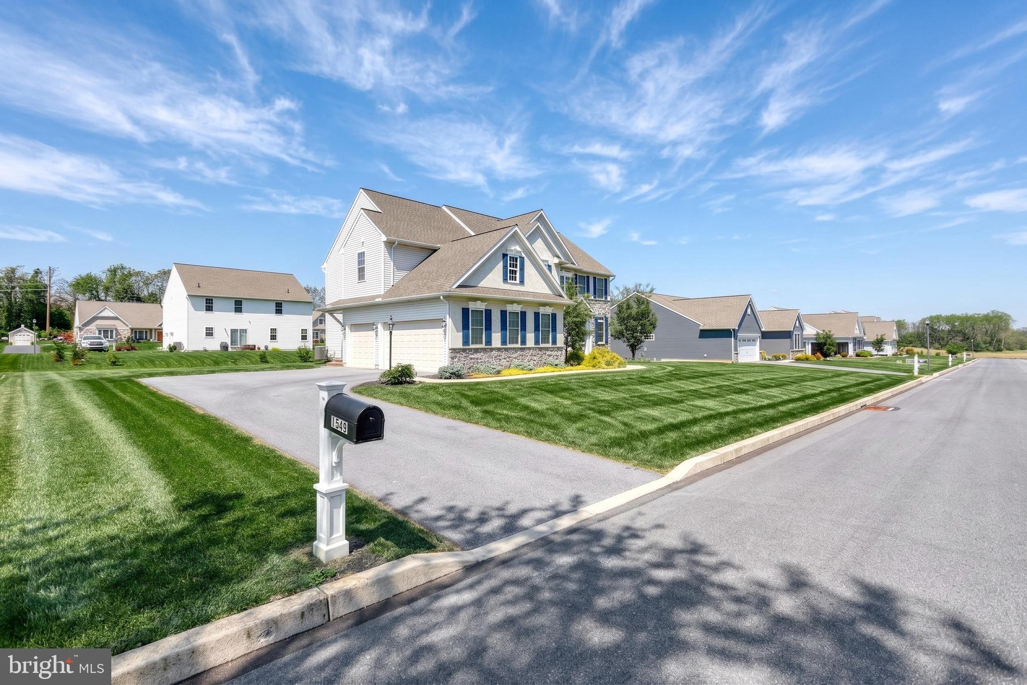 STRATHFORD MEADOWS - Residential