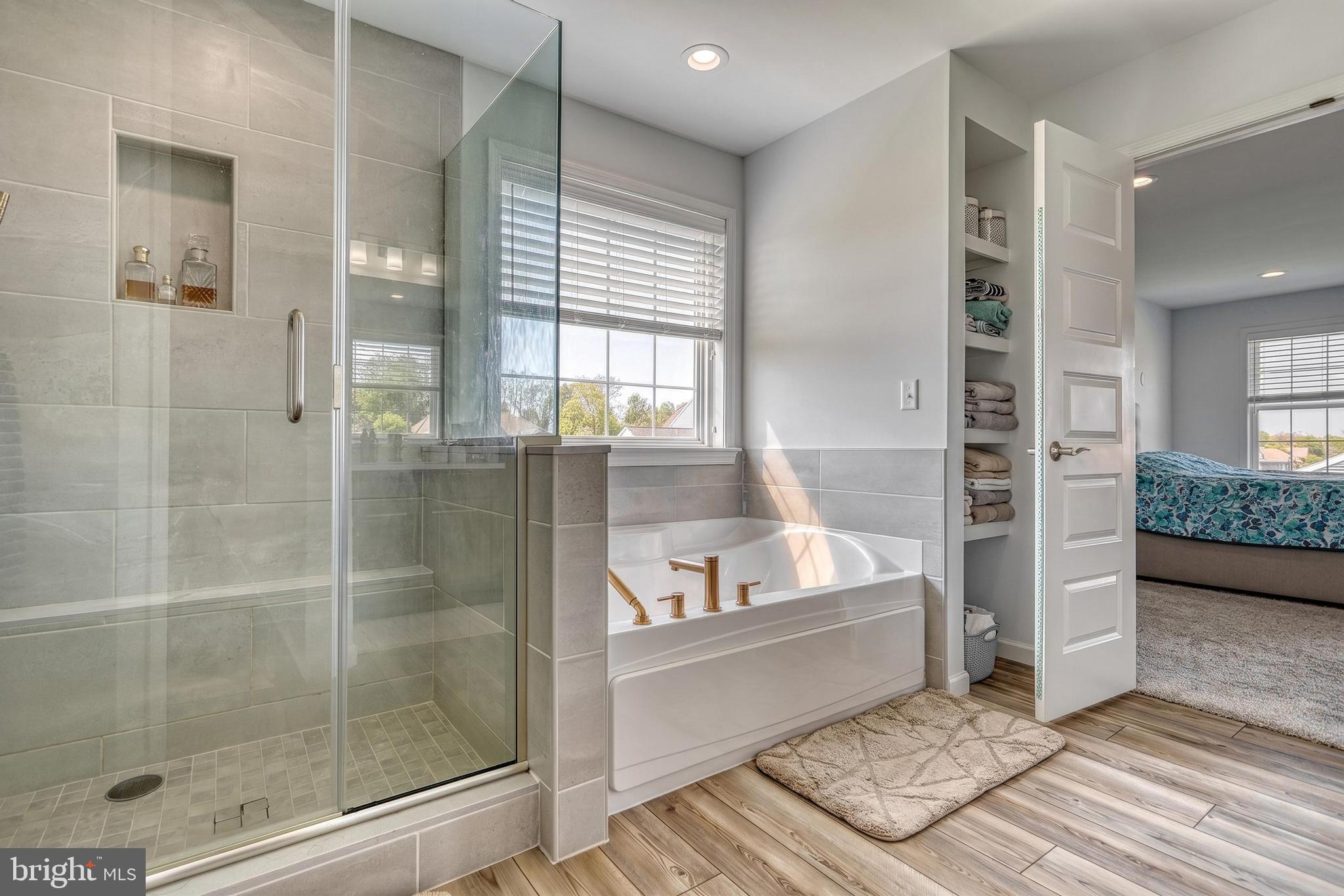 STRATHFORD MEADOWS - Residential