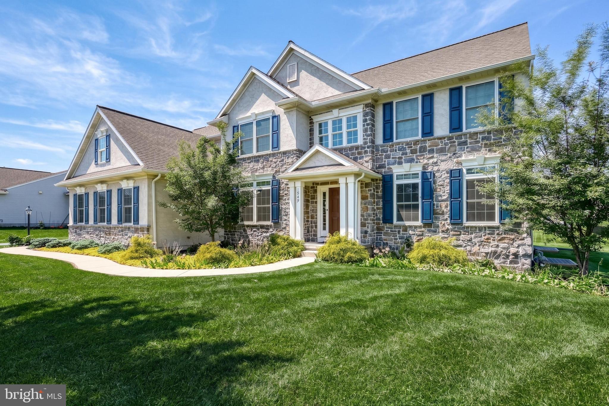 STRATHFORD MEADOWS - Residential