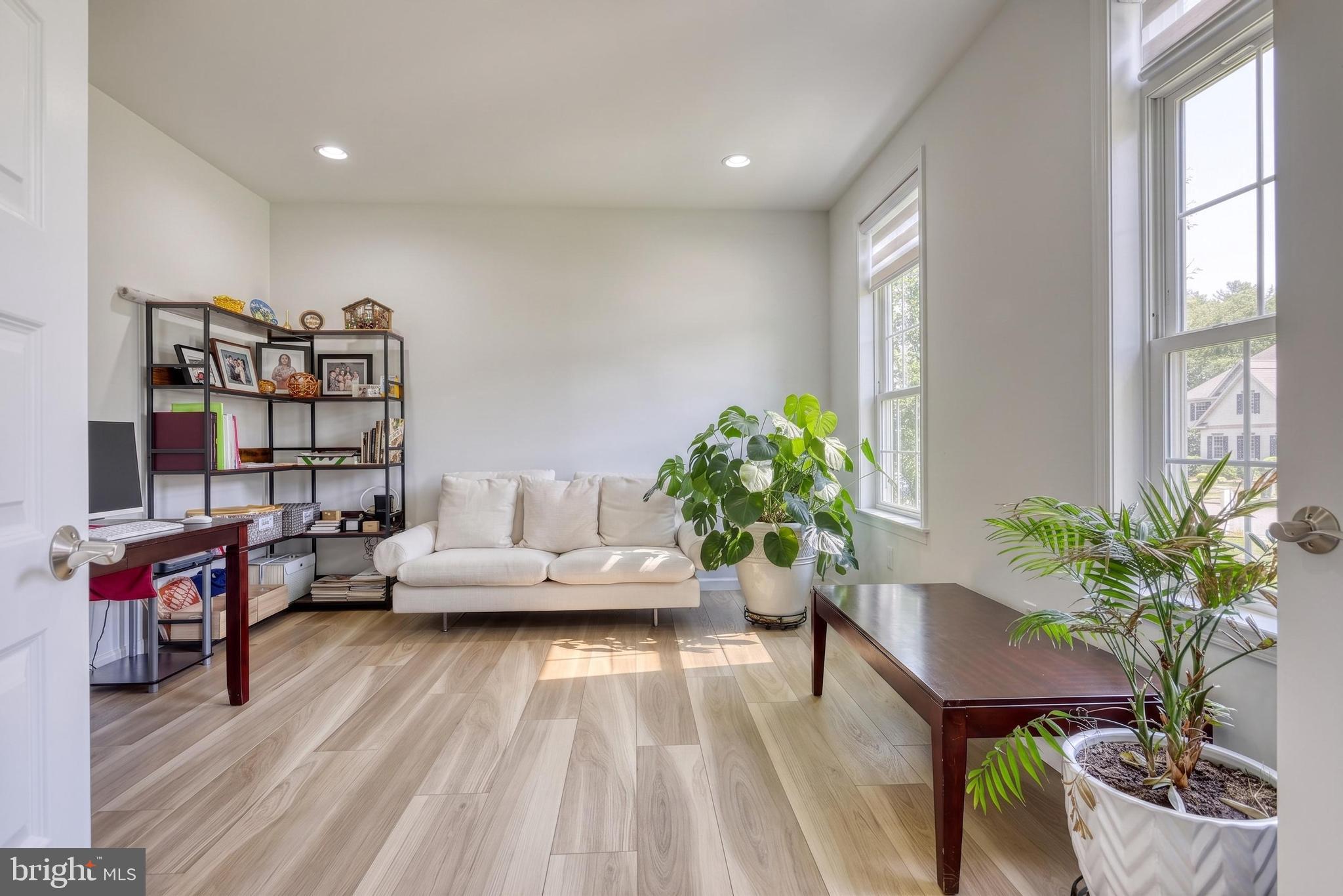 STRATHFORD MEADOWS - Residential