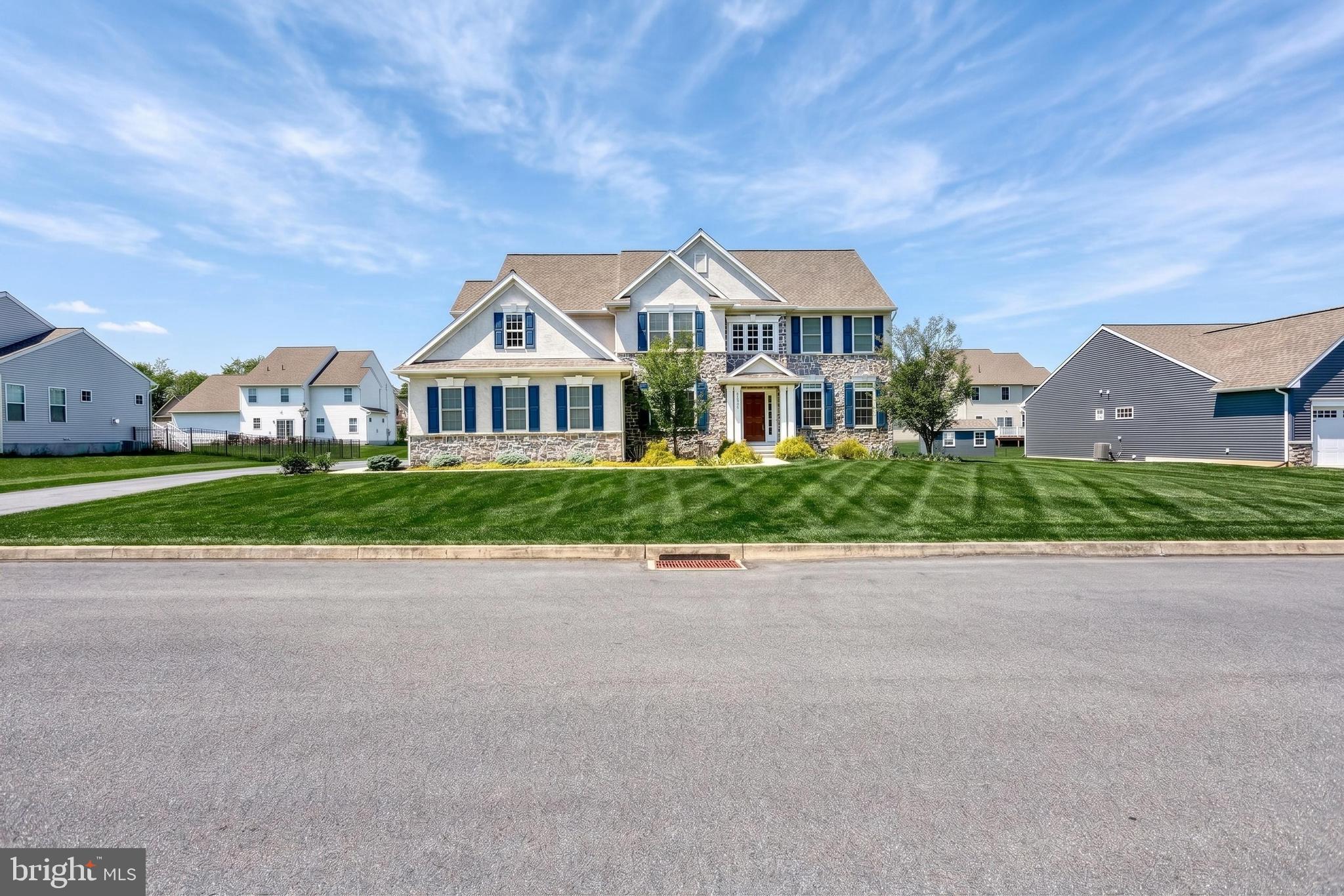 STRATHFORD MEADOWS - Residential