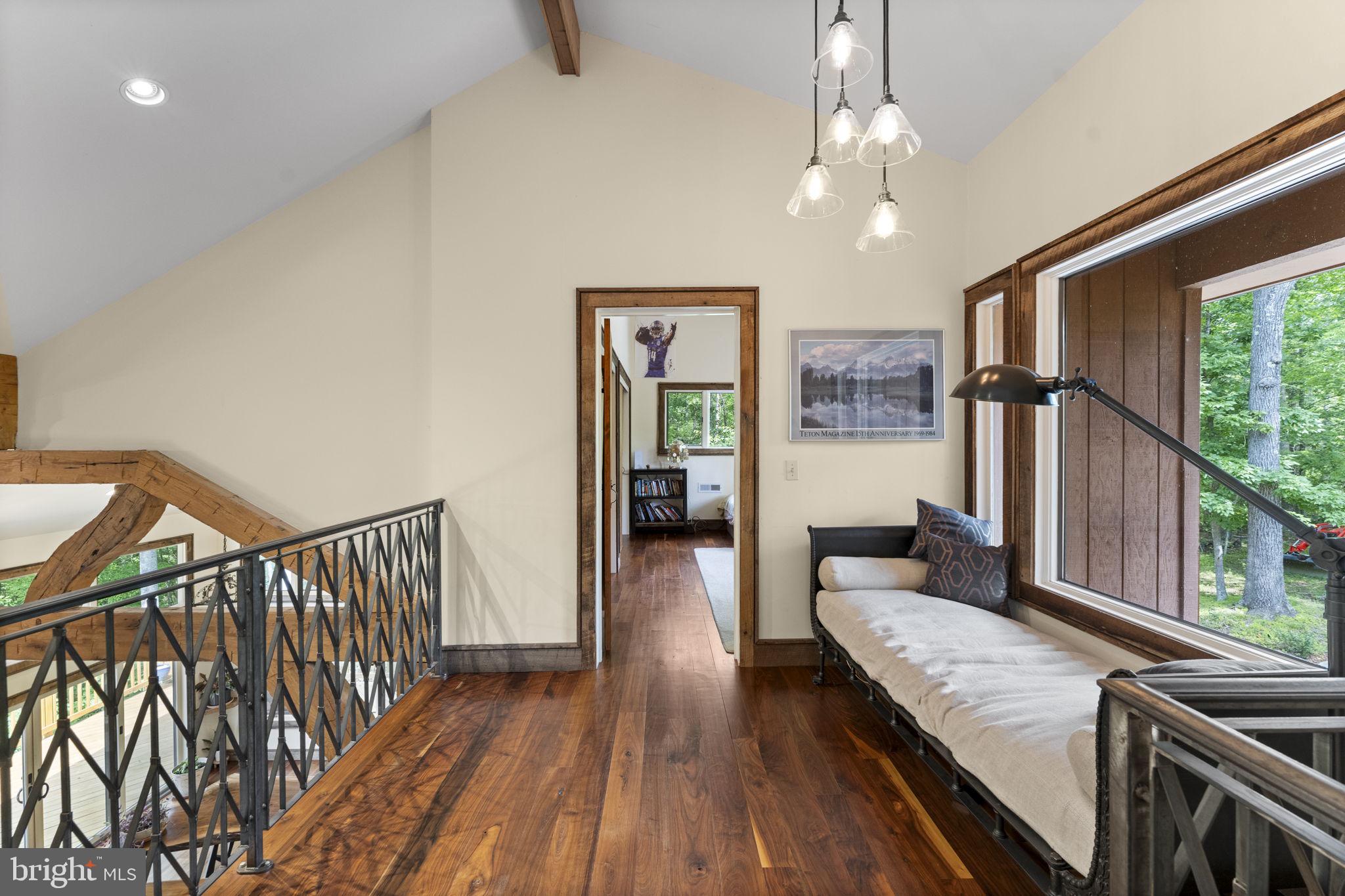 BEAR'S DEN - Residential