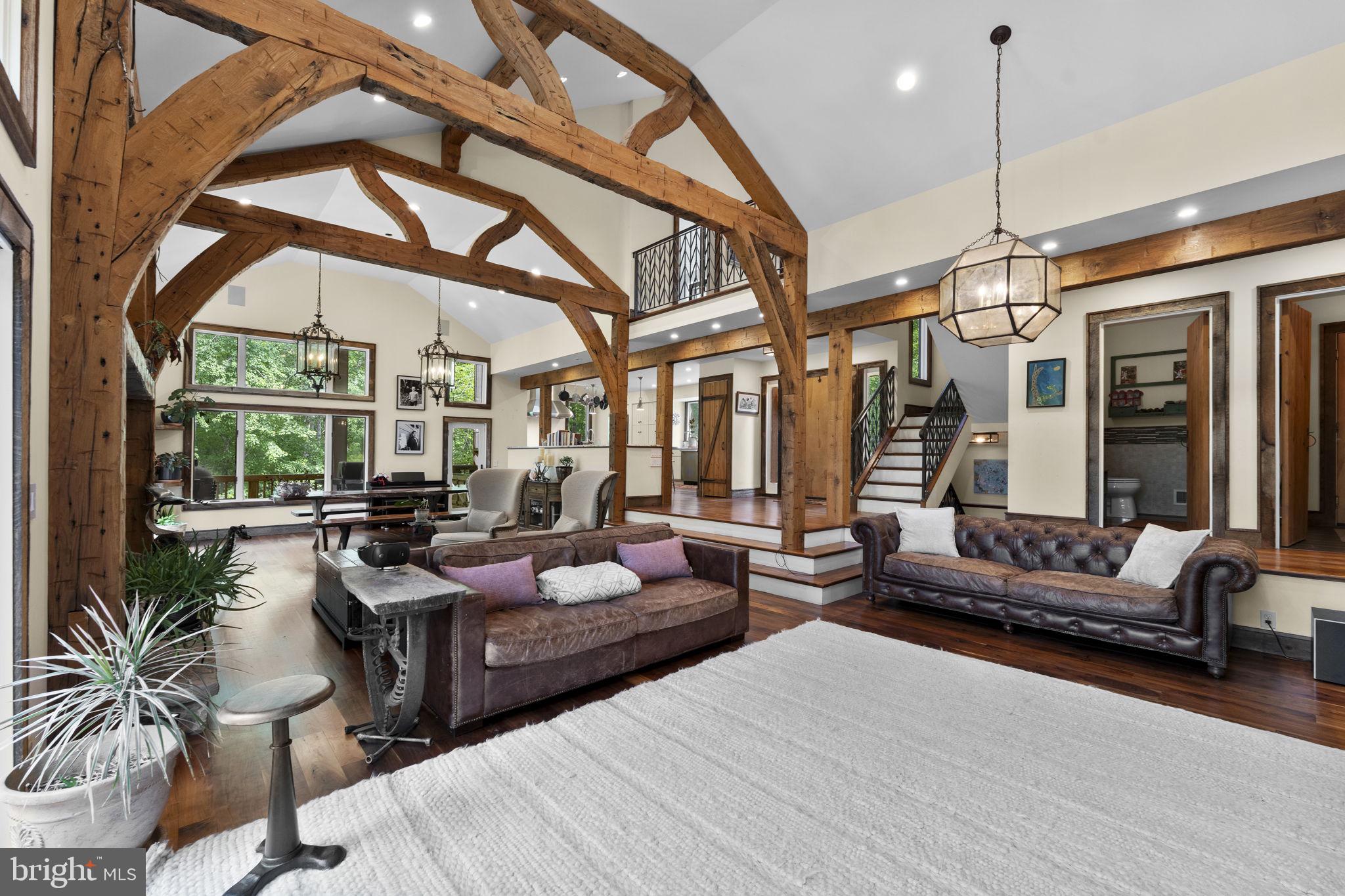 BEAR'S DEN - Residential