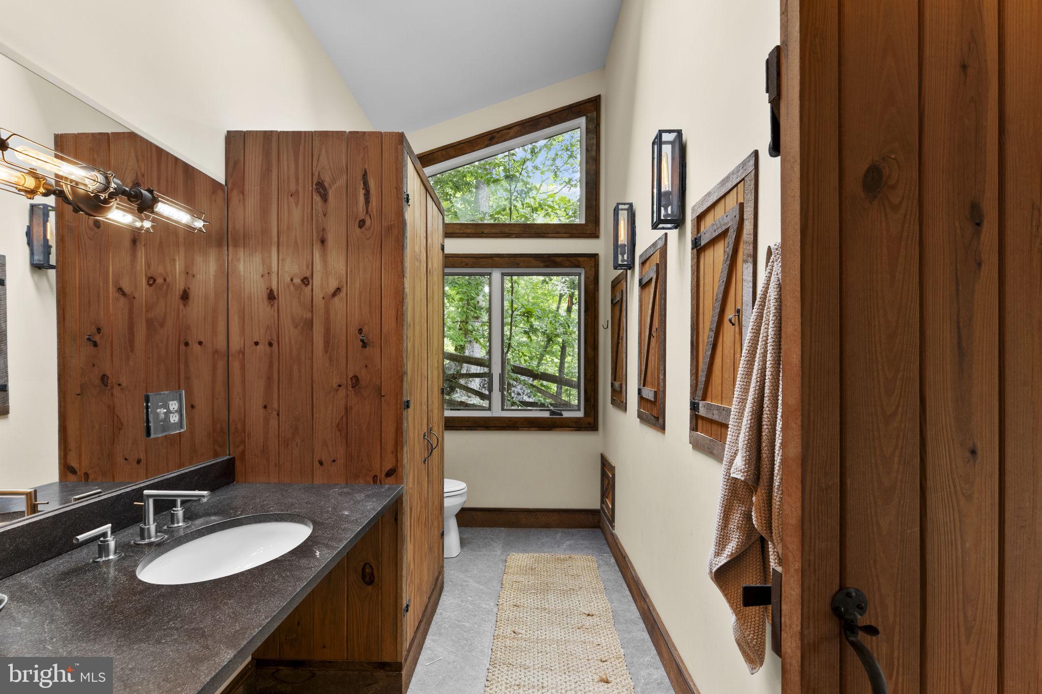 BEAR'S DEN - Residential