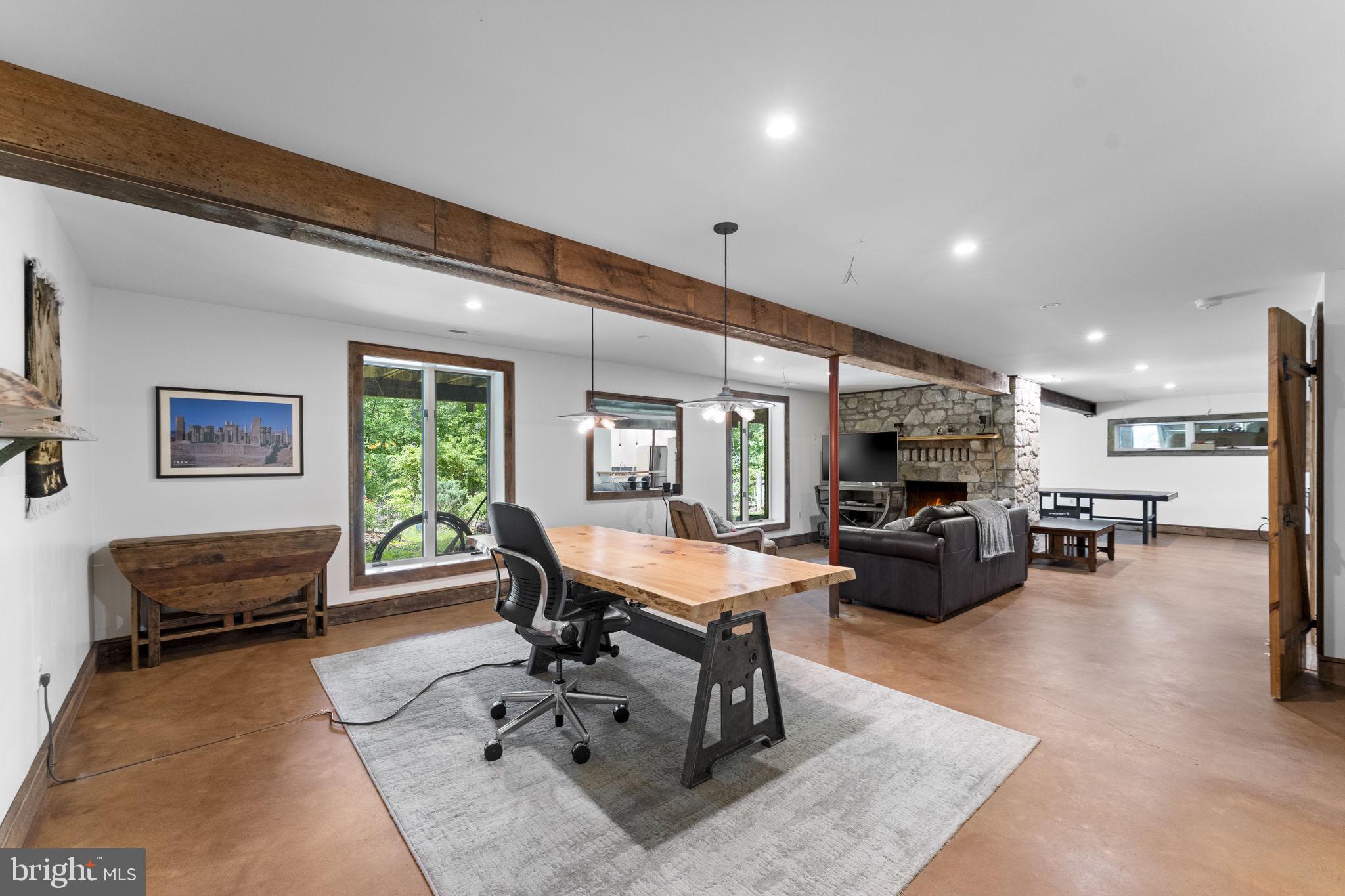 BEAR'S DEN - Residential