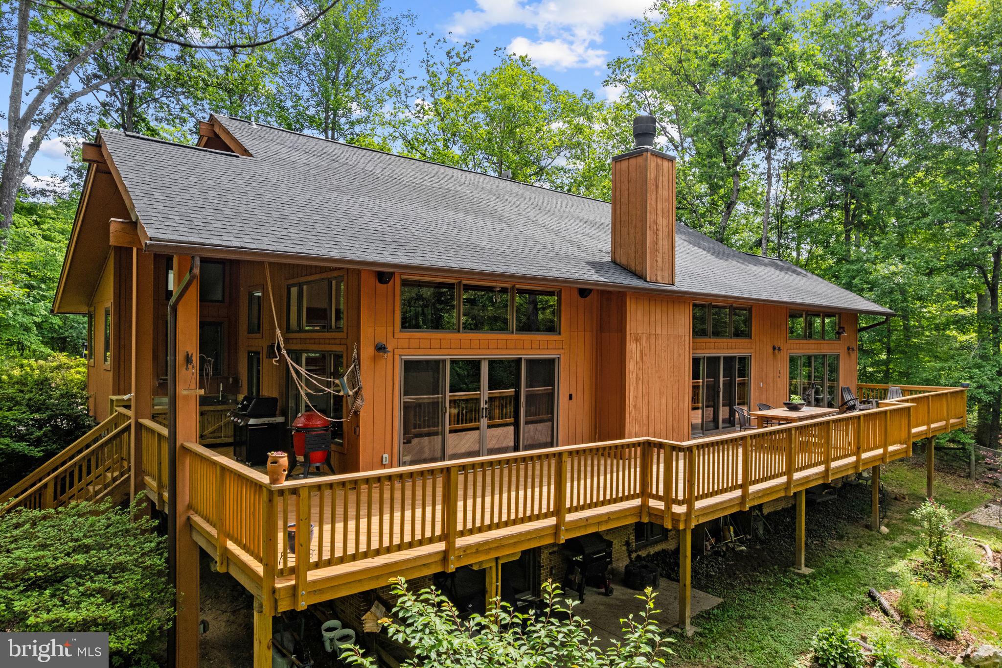 BEAR'S DEN - Residential