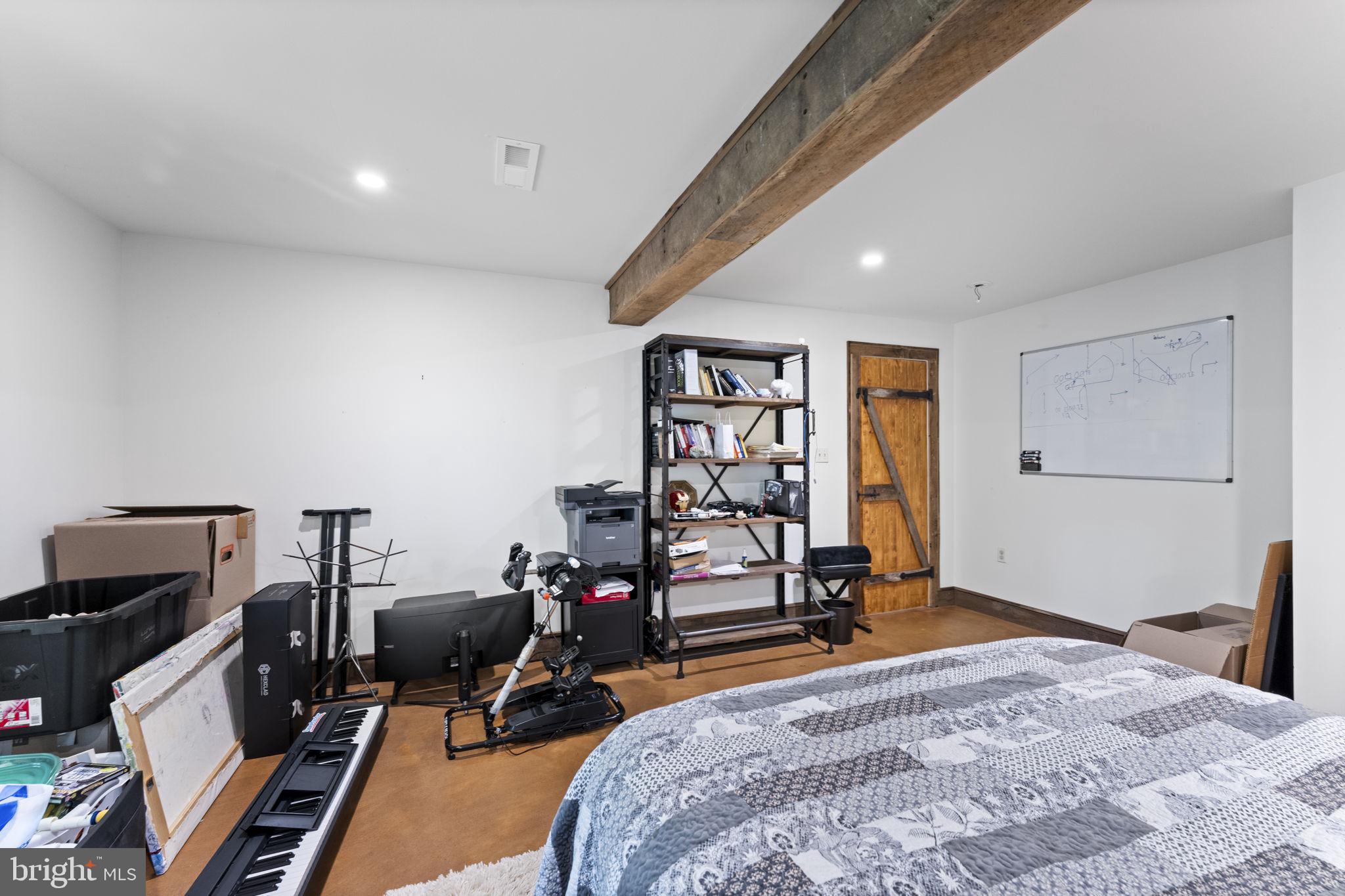 BEAR'S DEN - Residential