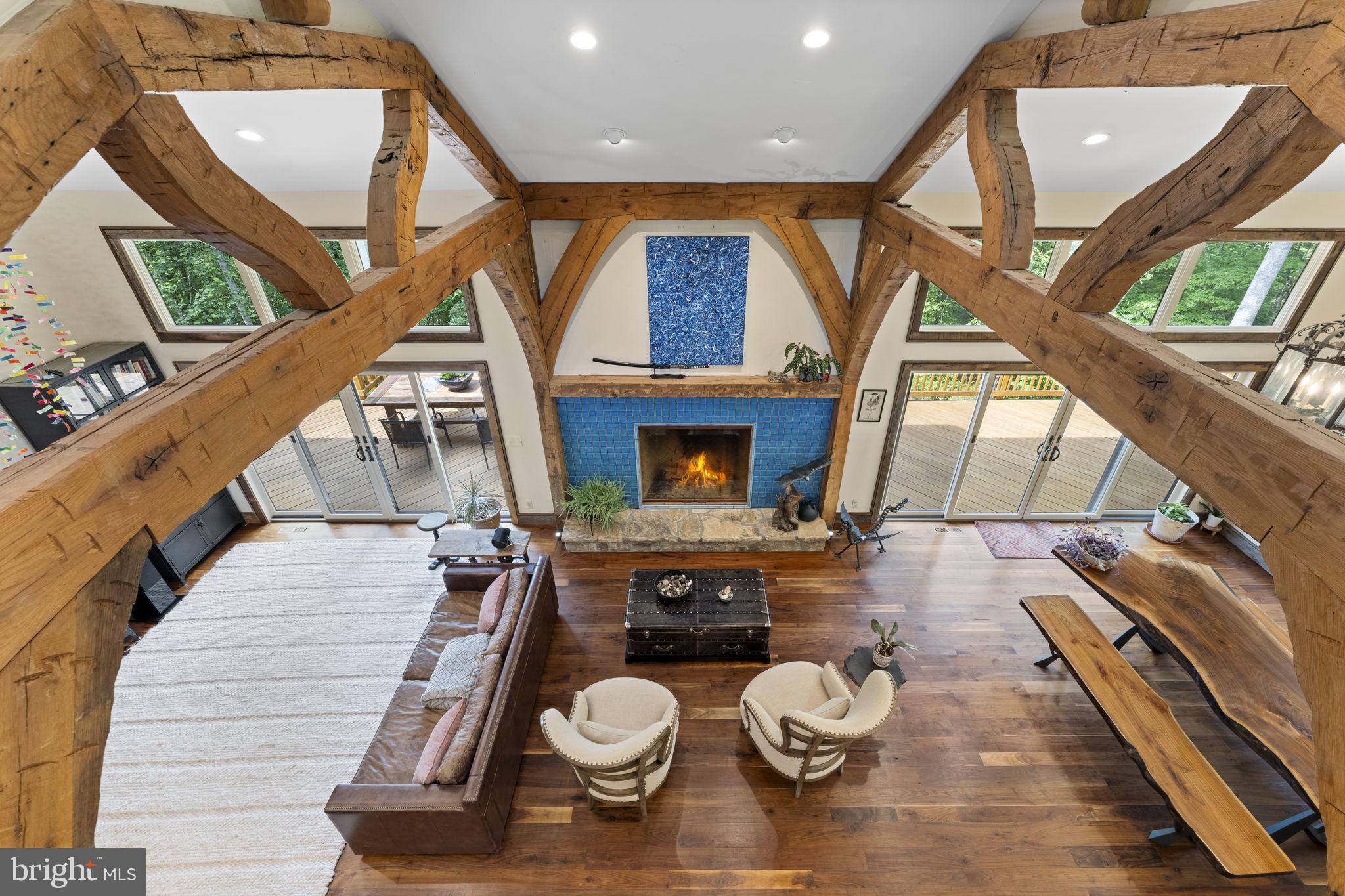 BEAR'S DEN - Residential